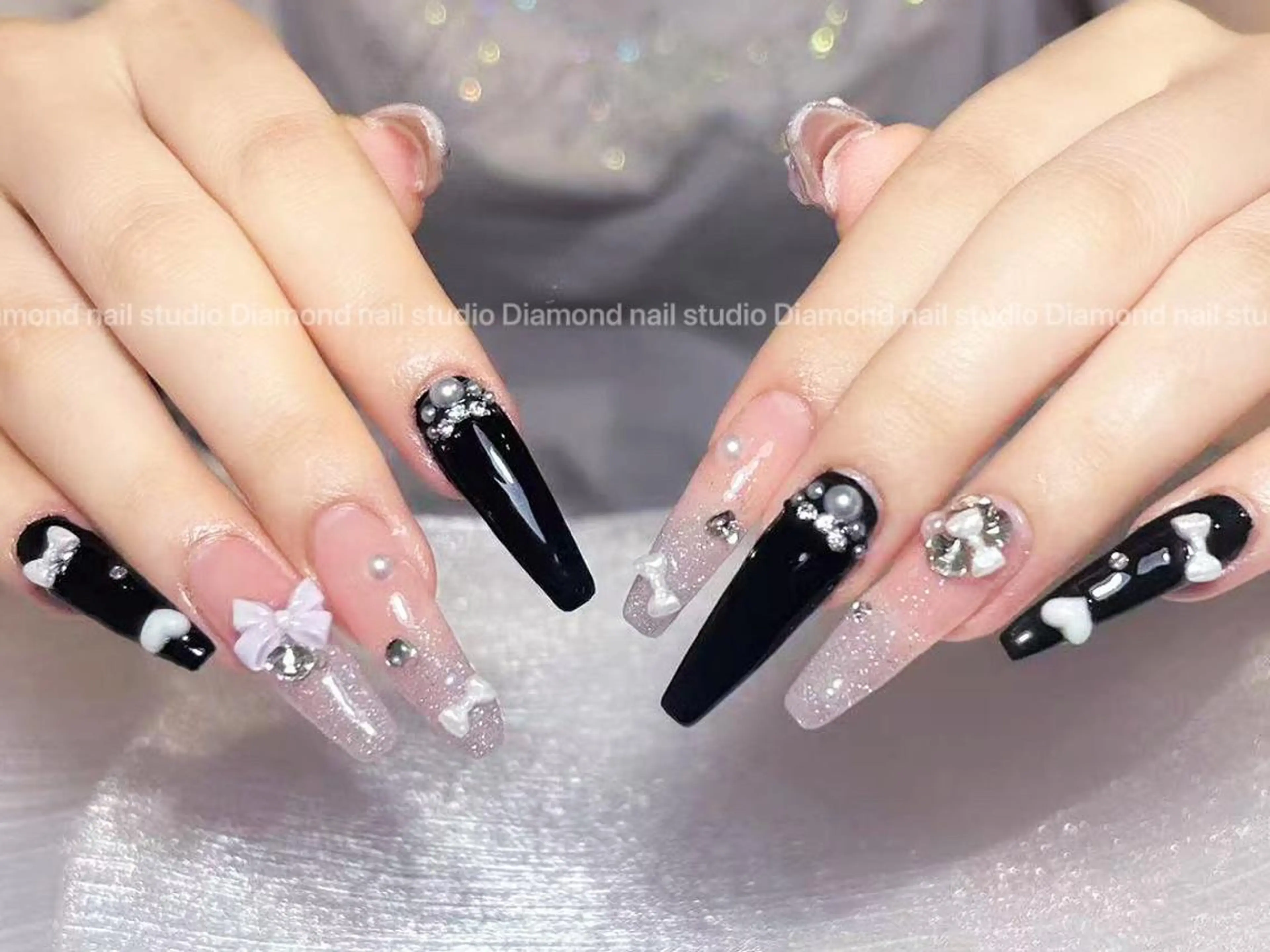ネイル アートネイル オーロラネイル ガーリー キラキラネイル 韓国ネイル ハンドネイル DIAMOND NailStudioのネイルデザイン