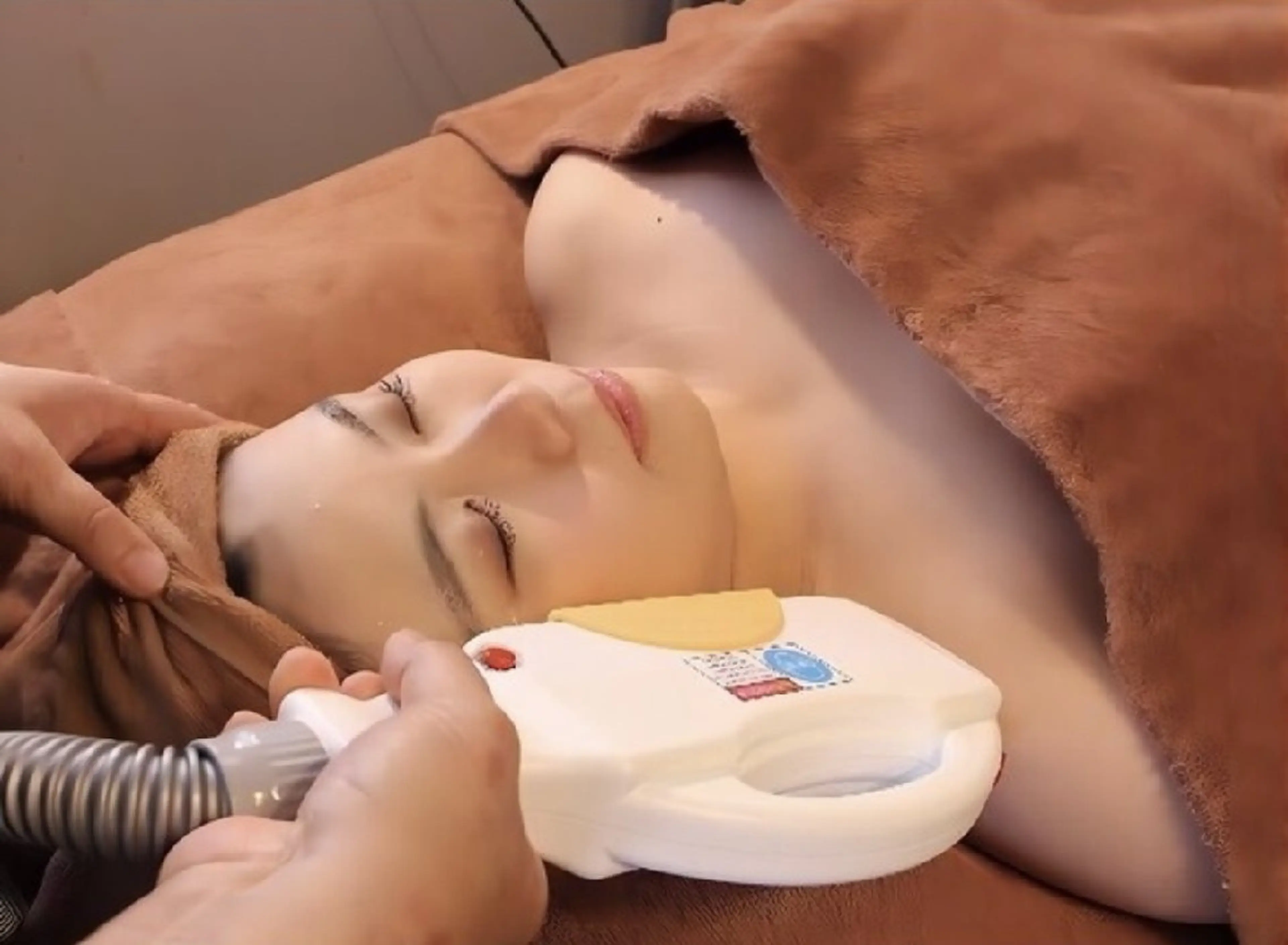 【小顔フェイシャル（高出力ラジオ波×吸引＋高保湿パック】超リフトUP☆の写真