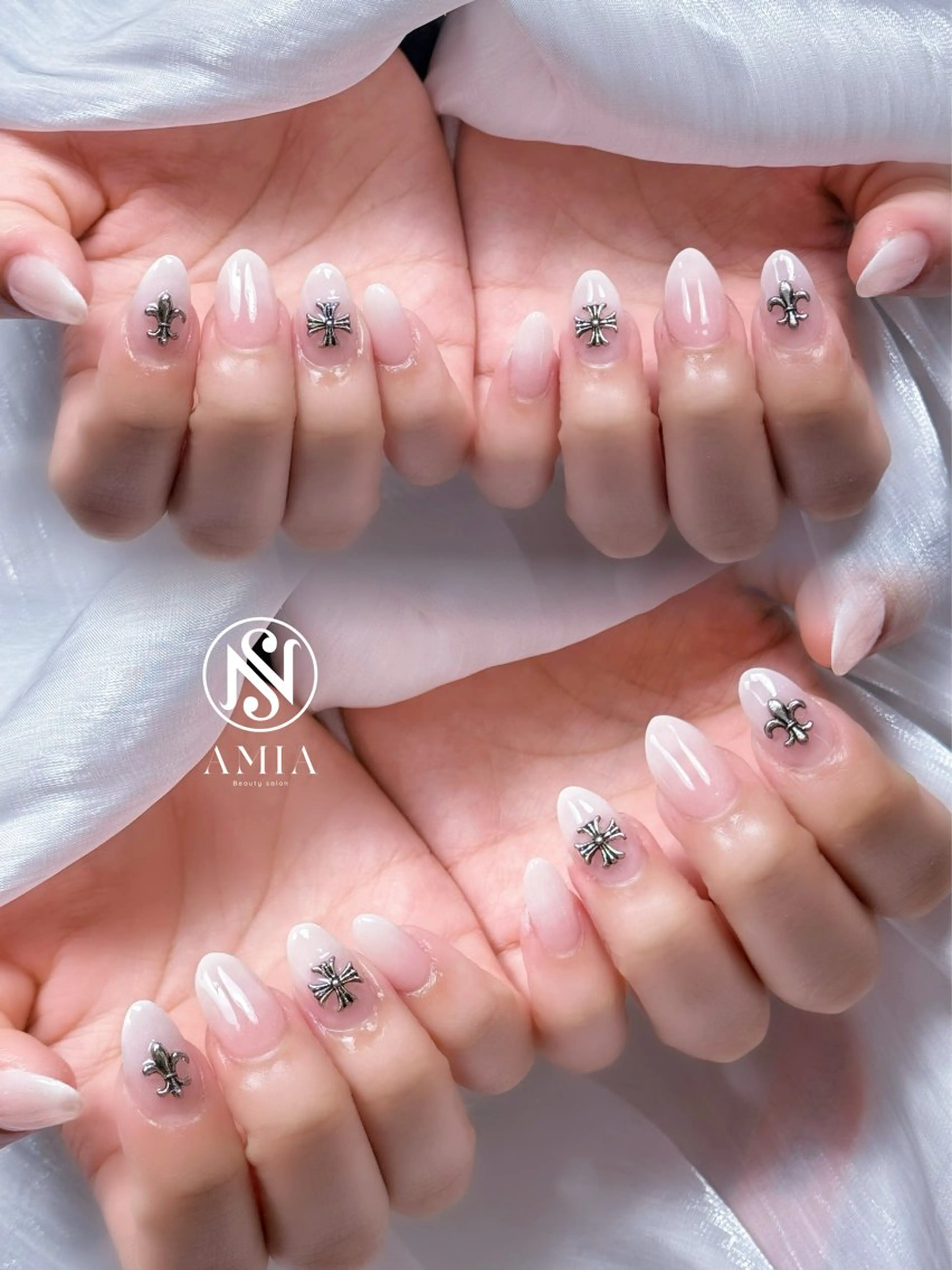 ミディアム ハンドネイル AMIA BEAUTY SALON所属・🌟AMIA BEAUTY🌟のネイルデザイン