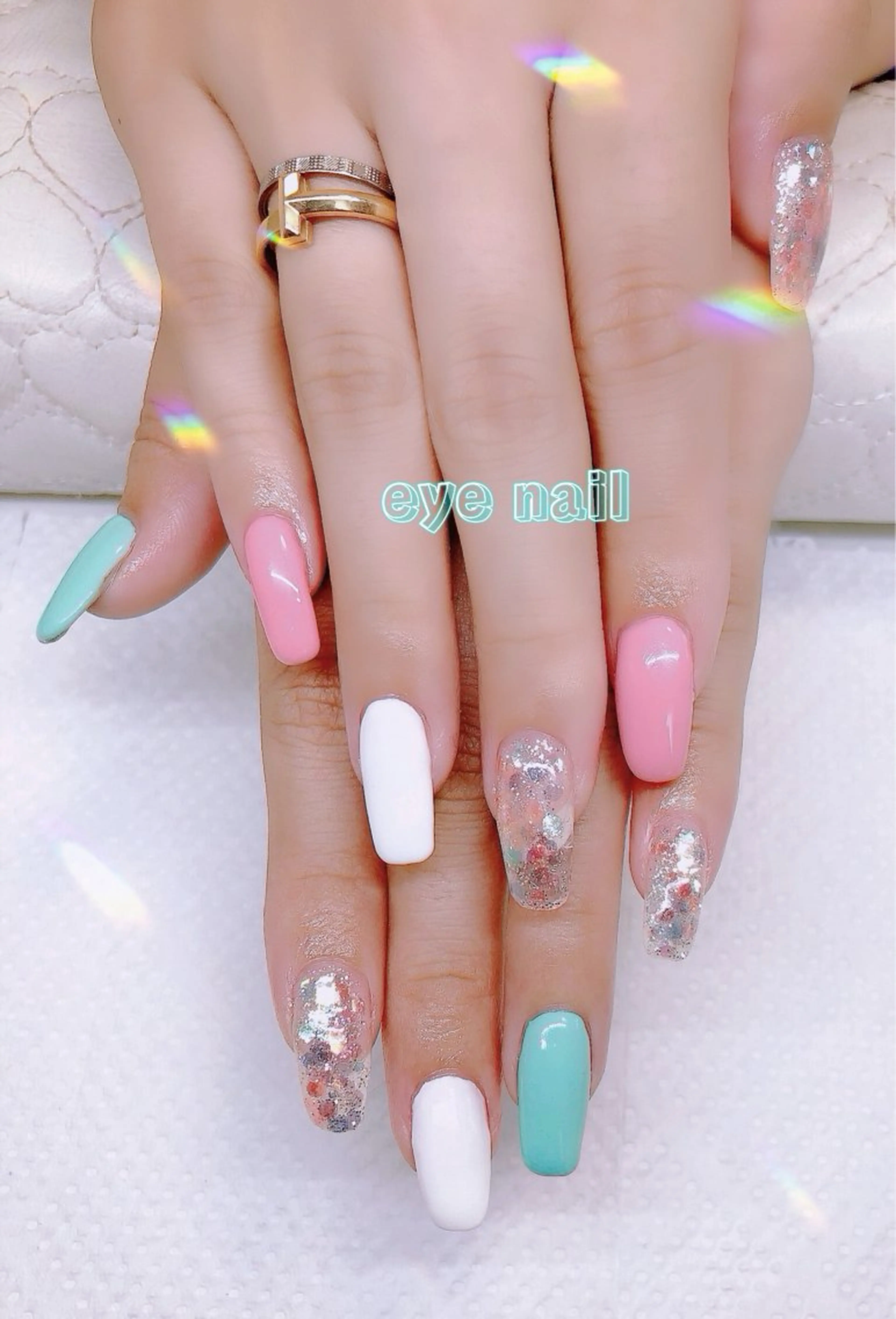 ネイル グリーン ホログラムネイル ラメ(グリッター) ピンク ハンドネイル Eye nailのネイルデザイン
