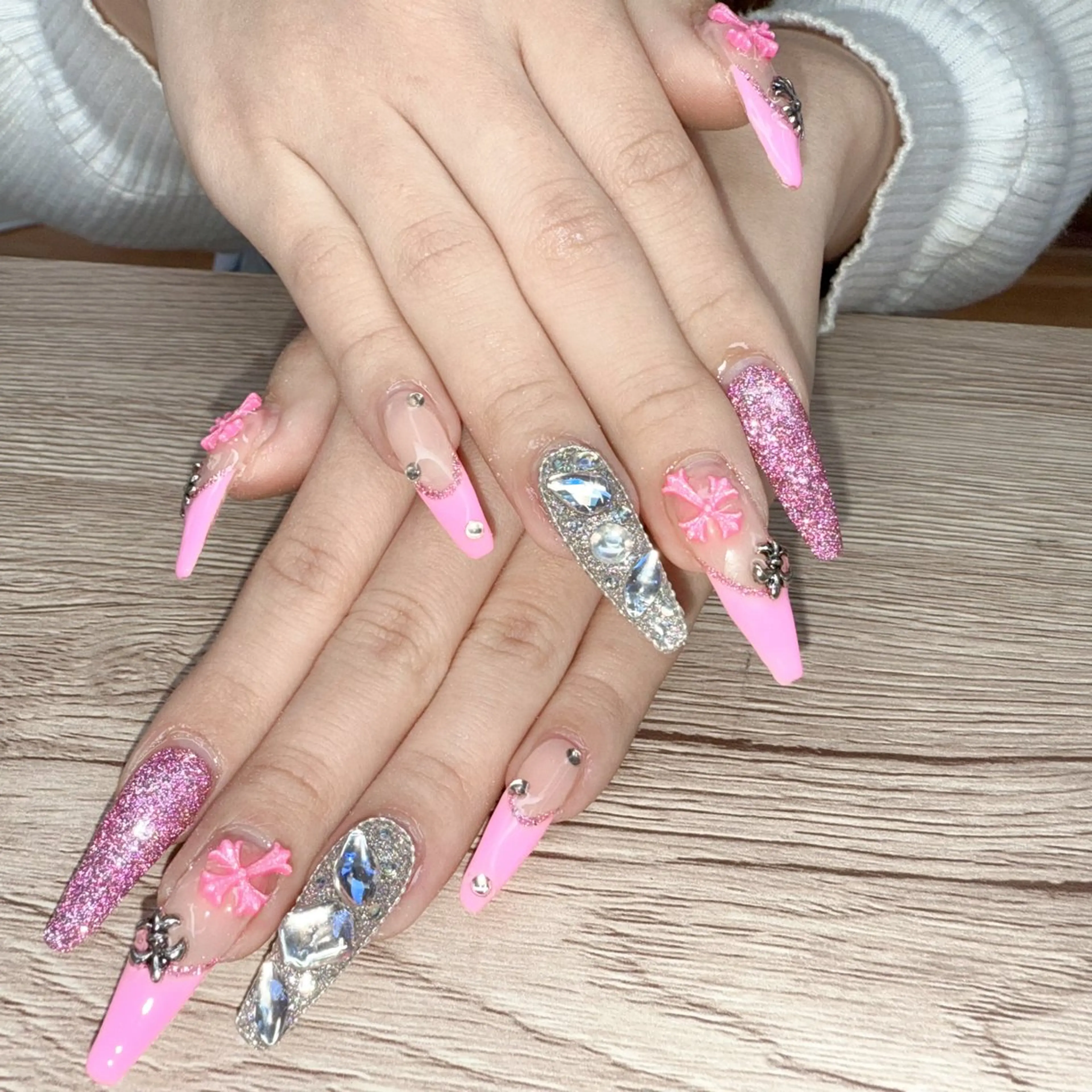 ネイル ロングネイル ハンドネイル 松山 碧のエステ・リラクイメージ