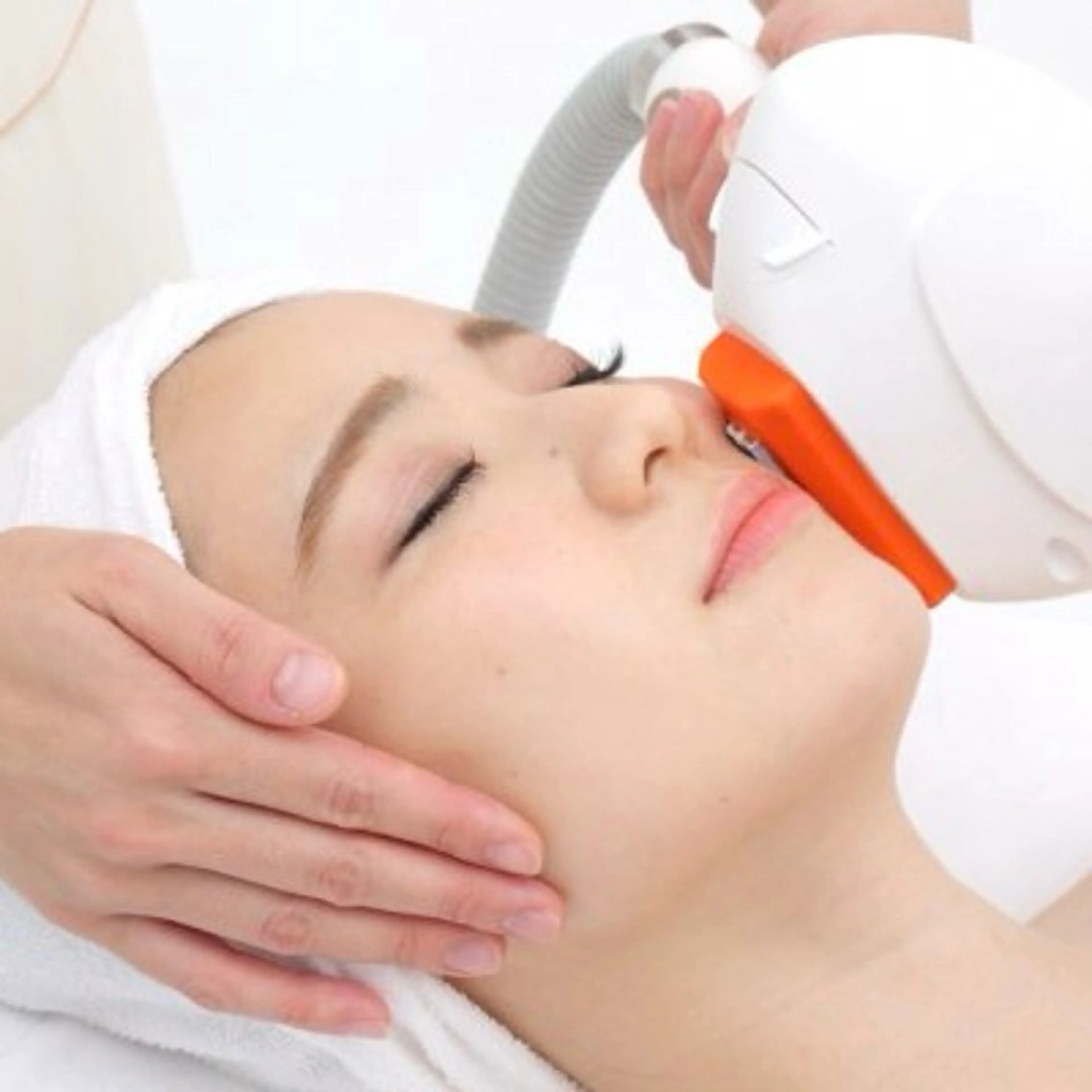 しみ取り放題！光フェイシャルで美肌美人の写真