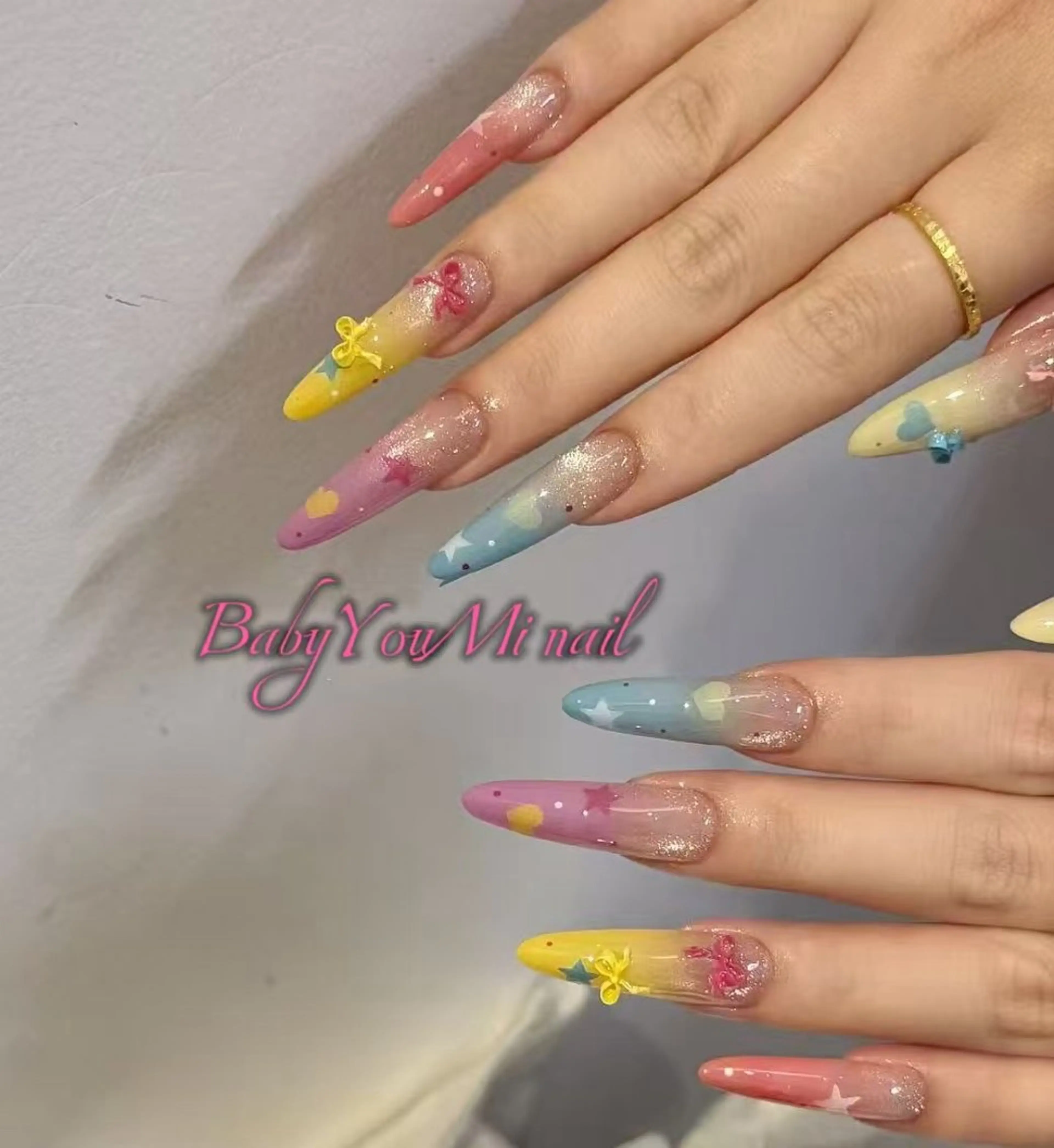 ネイル オーロラネイル フラワーネイル フットネイル フレンチネイル ジェルネイル ハンドネイル BabyYouMi nailのネイルデザイン