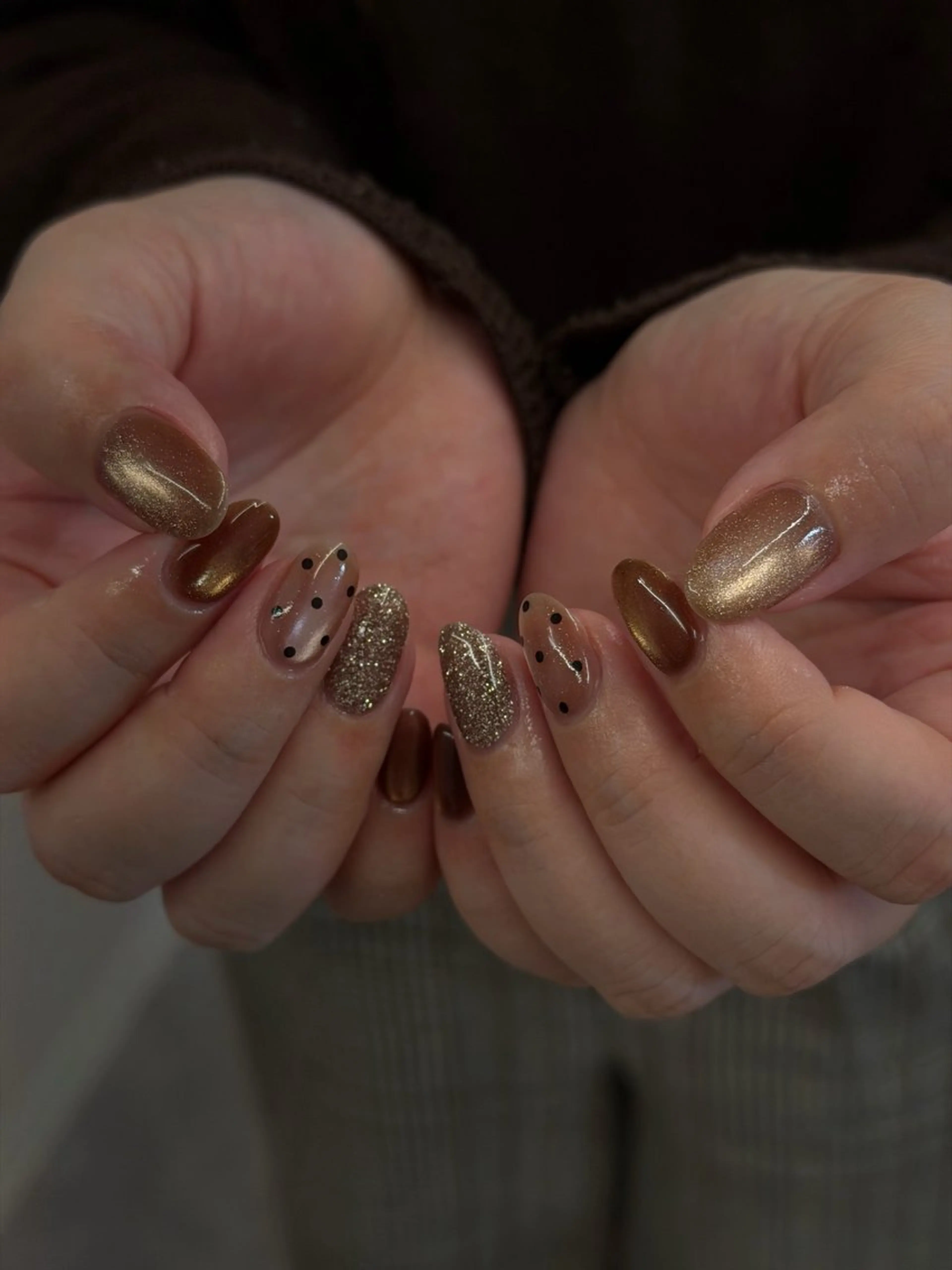 ネイル ブラウン ドット フラッシュネイル ジェルネイル マグネットネイル ハンドネイル ハンドケア Bana_ Nailのネイルデザイン