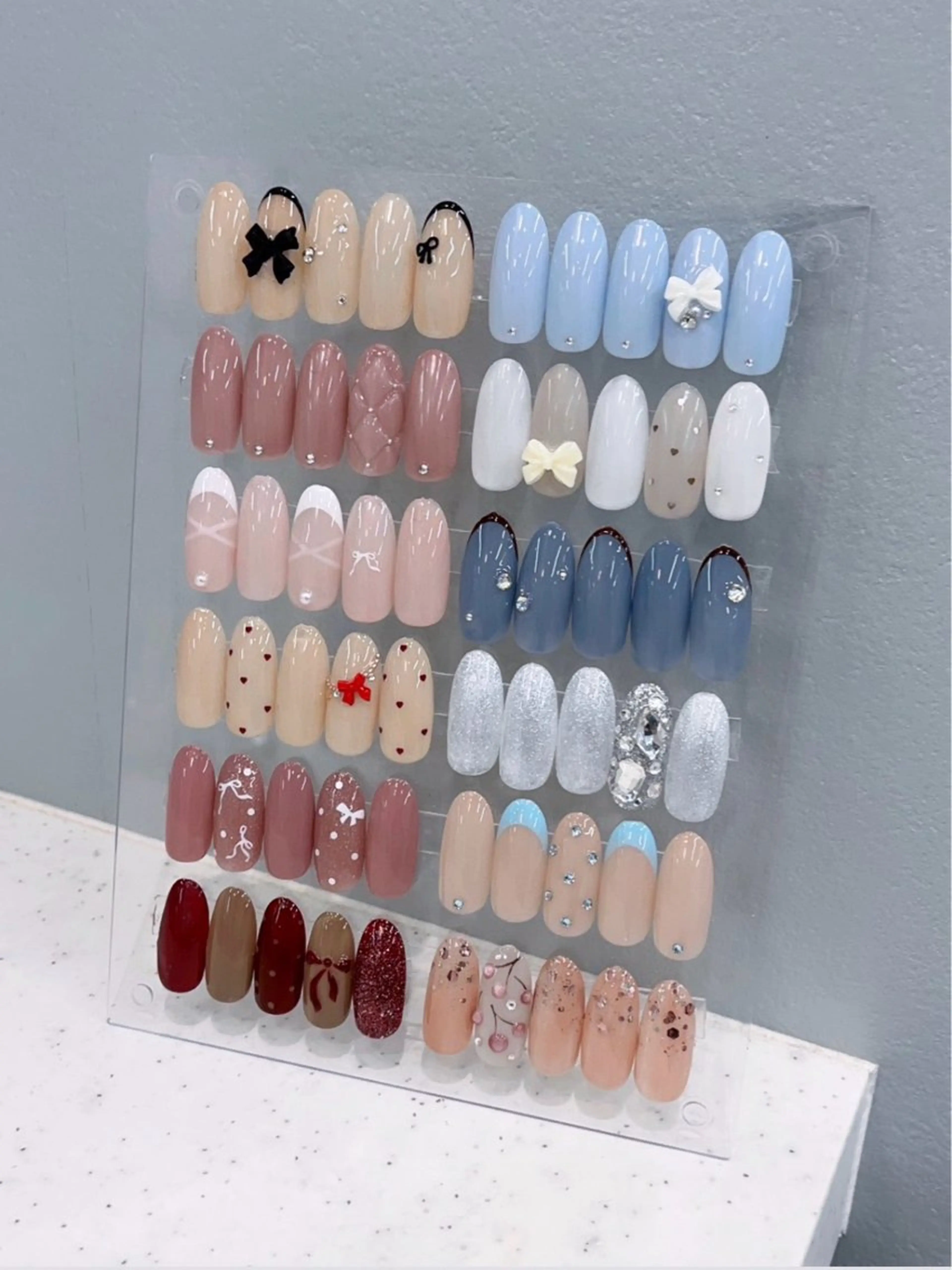 ネイル ドット フレンチネイル ハート ぷっくりネイル リボン ハンドネイル よこやま🐩💭 eight nailのネイルデザイン