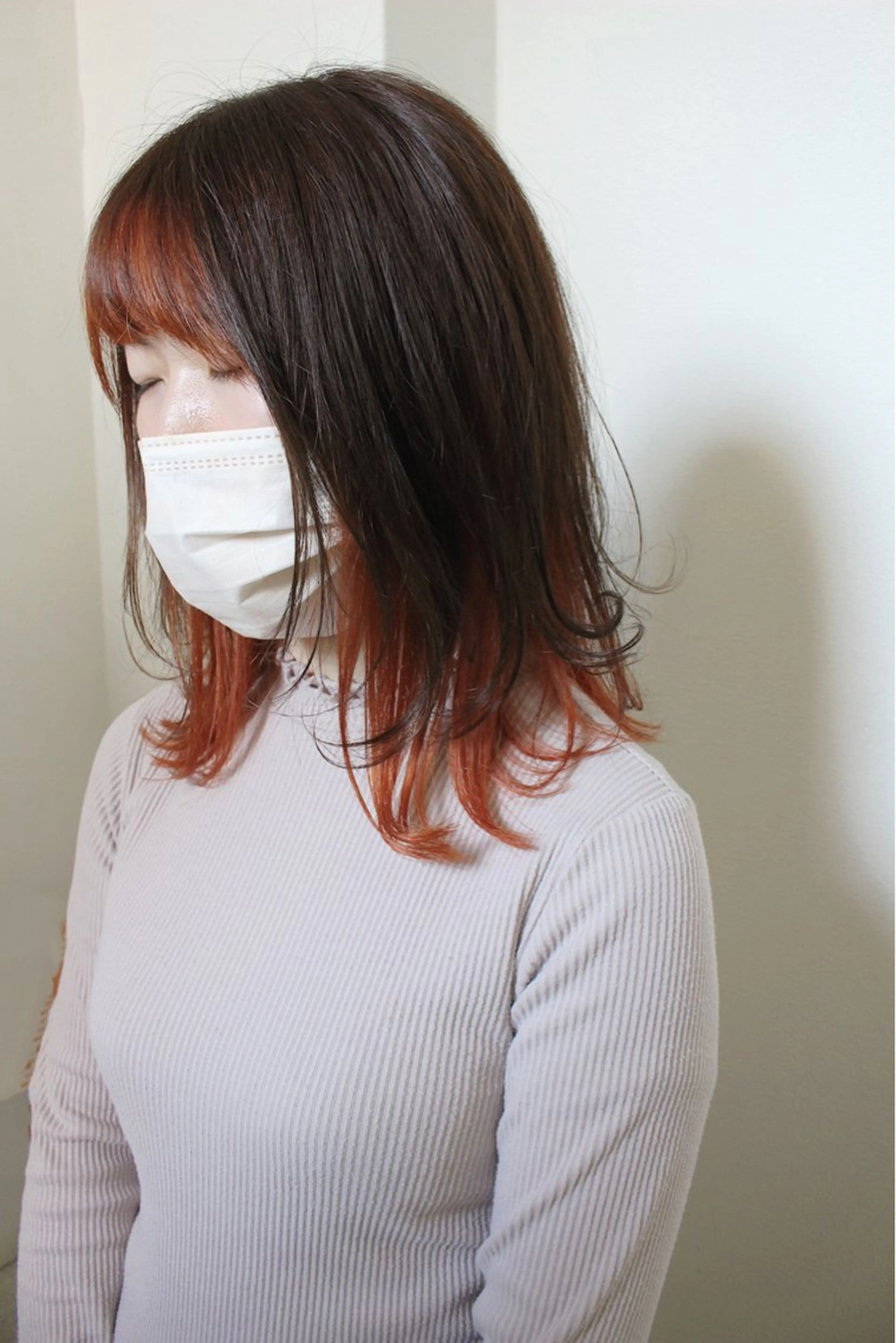ミディアム カラー ブリーチ オレンジ レイヤーカット ヘアカラー 土居 正季のヘアスタイル