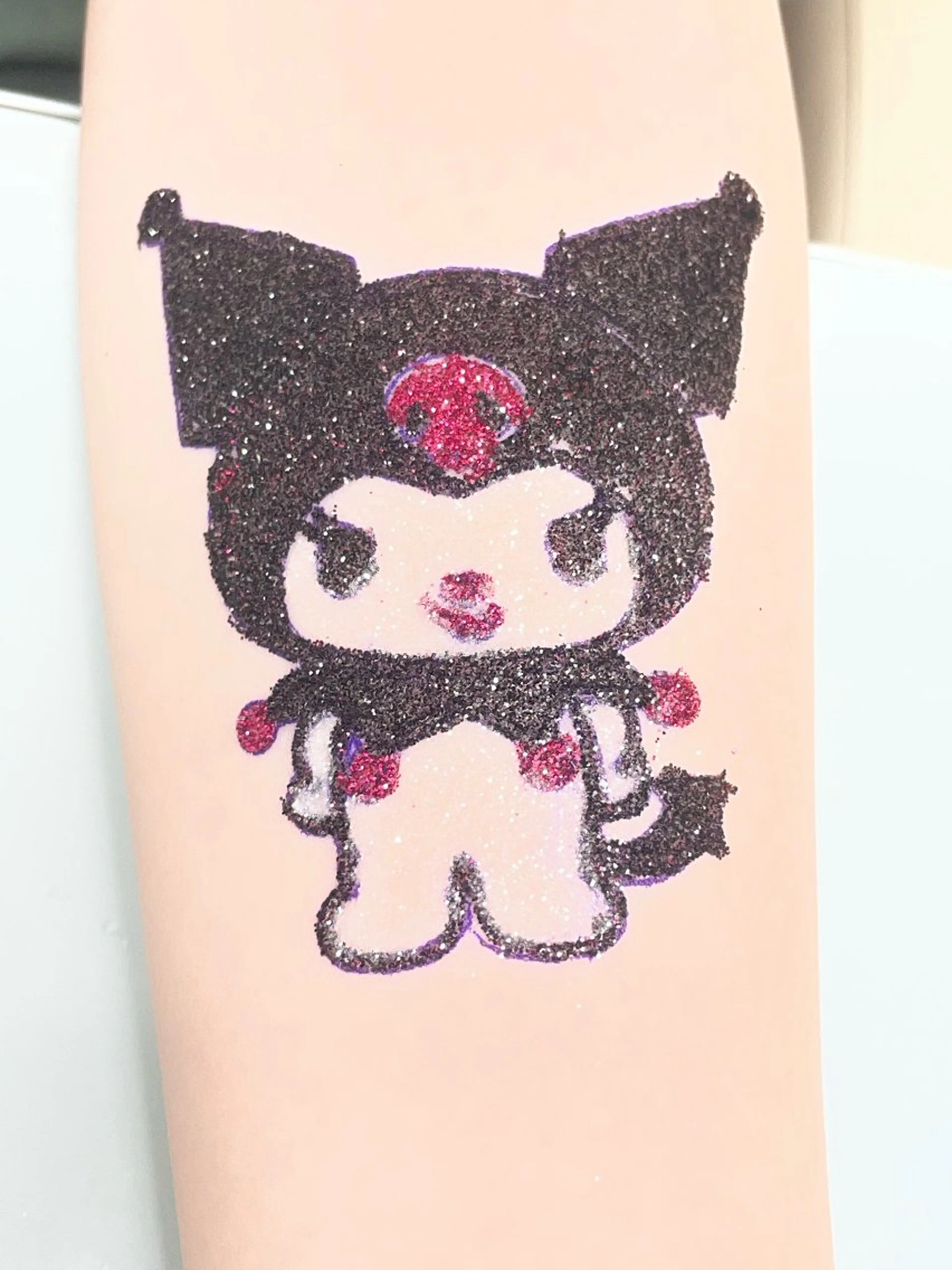 💎ボディージュエリー💎【サンプルB￥3500】💎【塗りつぶし&キャラクター有り】💎の写真