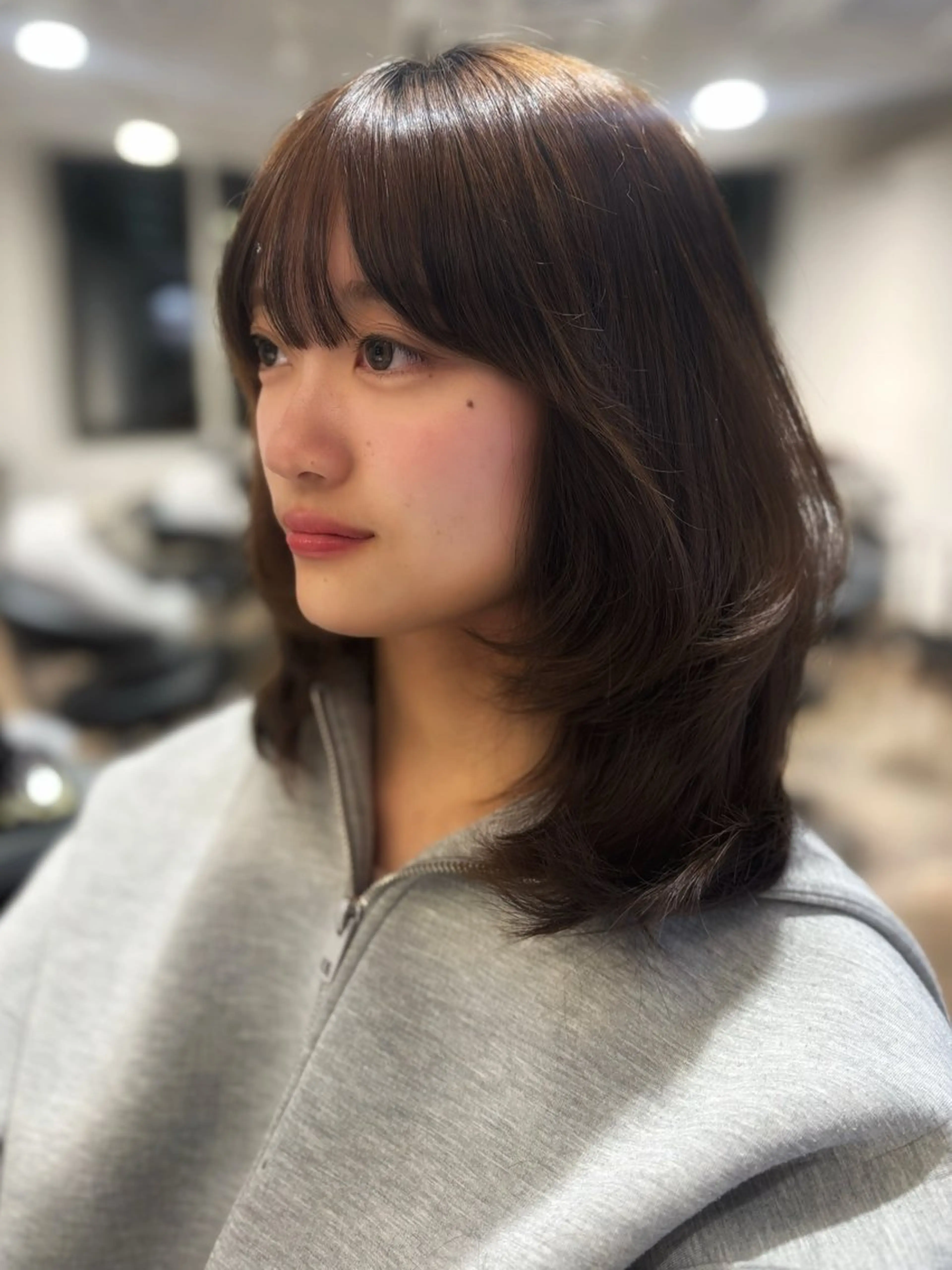 トレンドミディレイヤーカットの写真