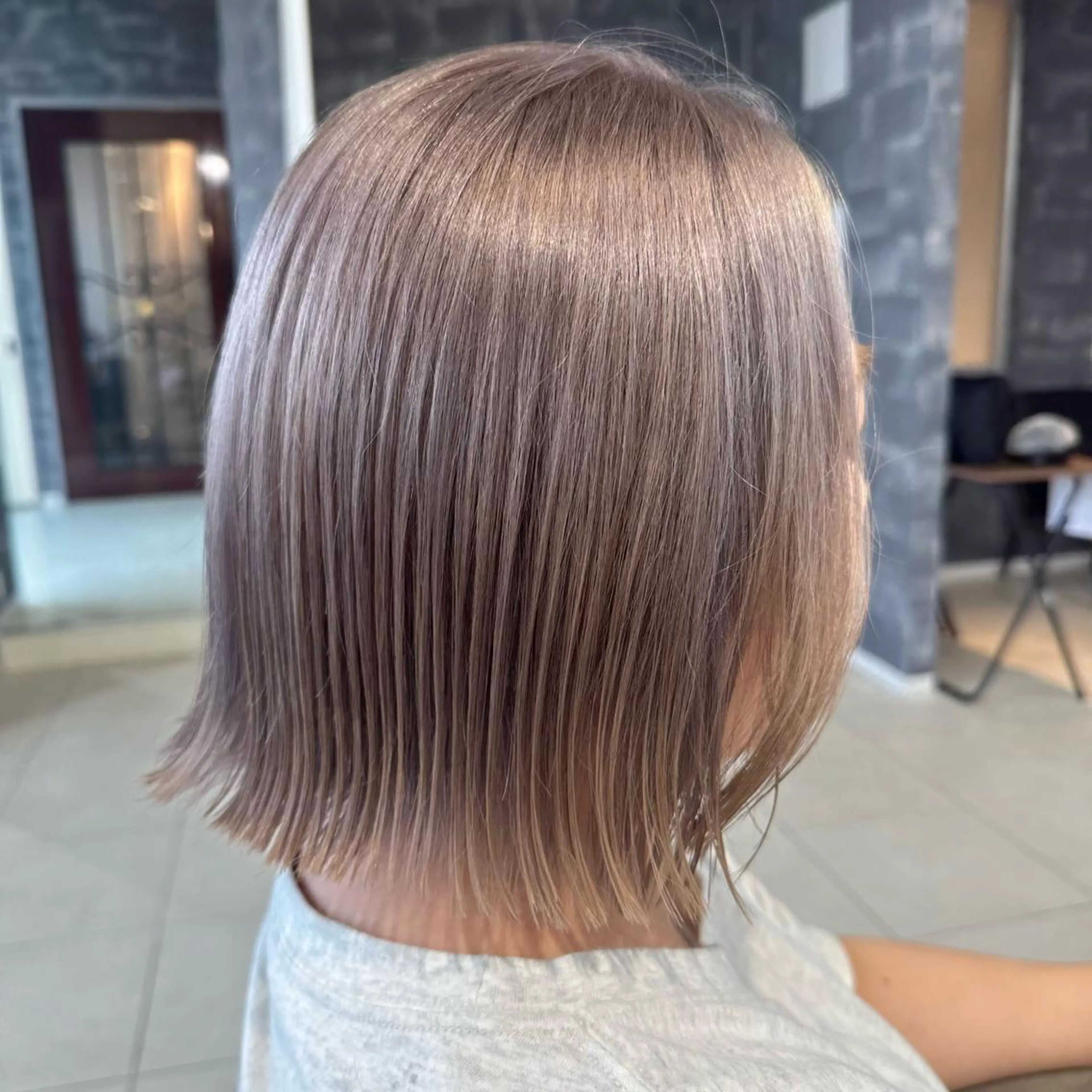 ショート カラー ベージュカラー SHUN/ブリーチ/ カラー/臼井/佐倉のヘアスタイル