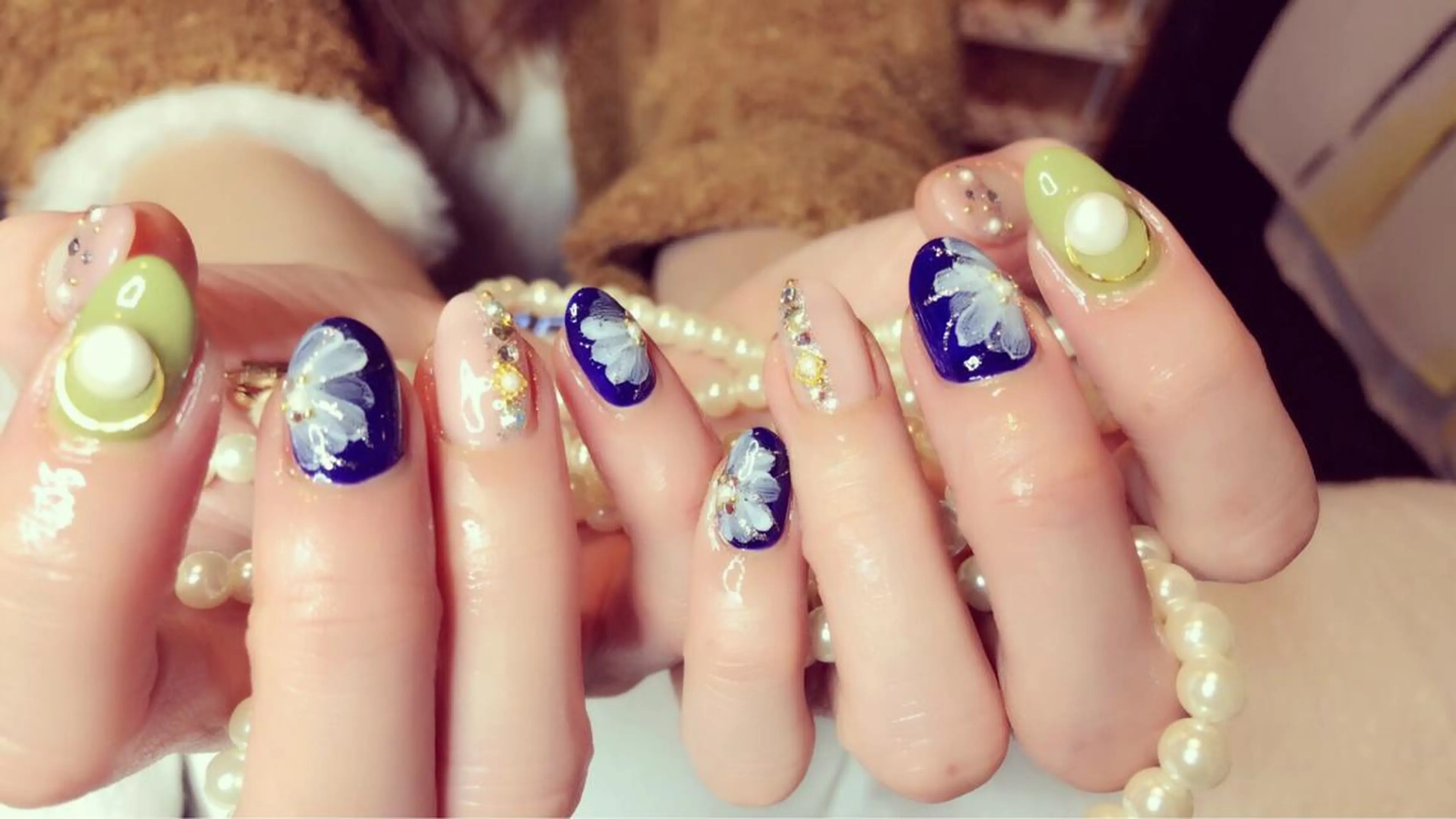 セミロング ネイル 長さ出し専門 nynaのネイルデザイン