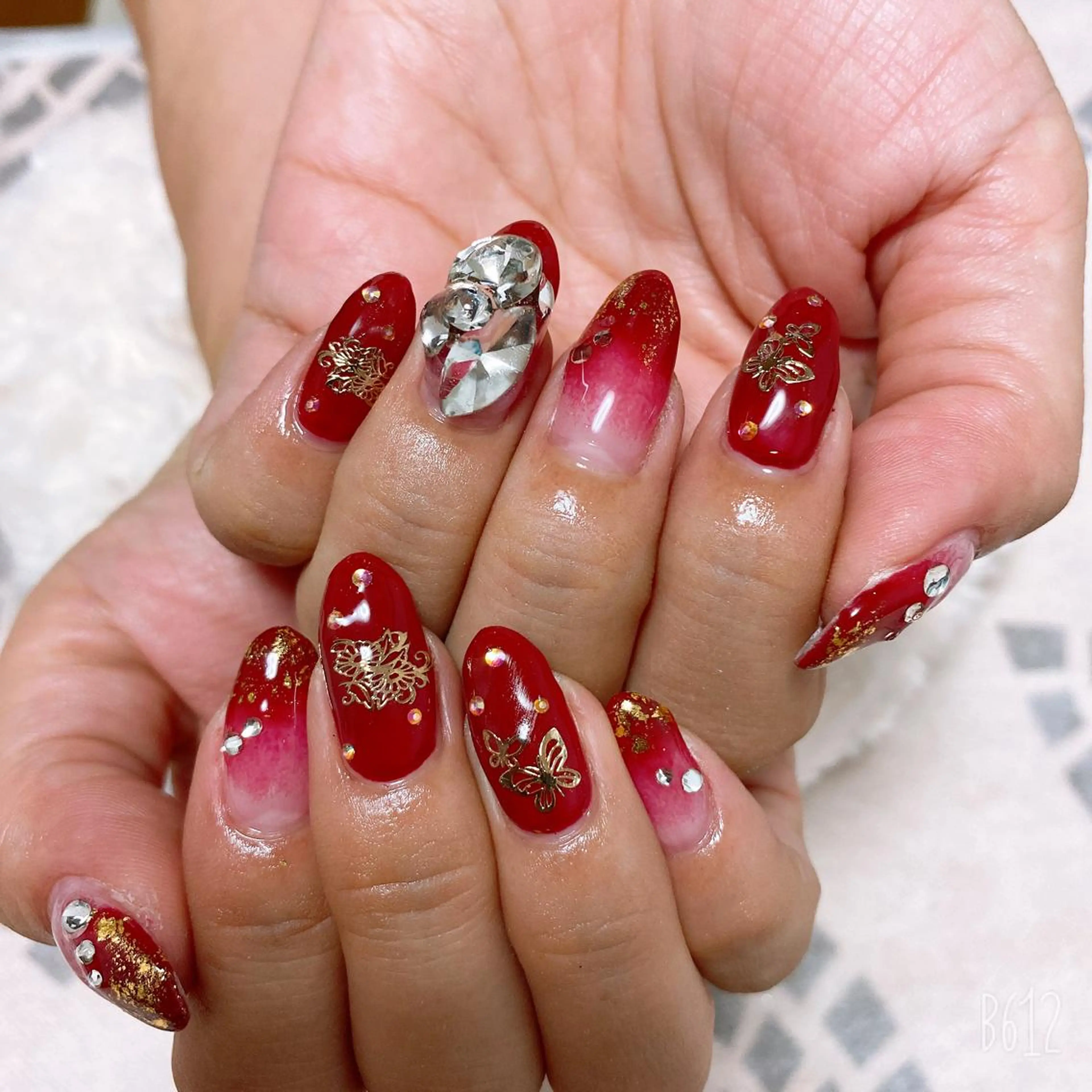 ネイル The Best Beauty受付担当のヘアスタイル