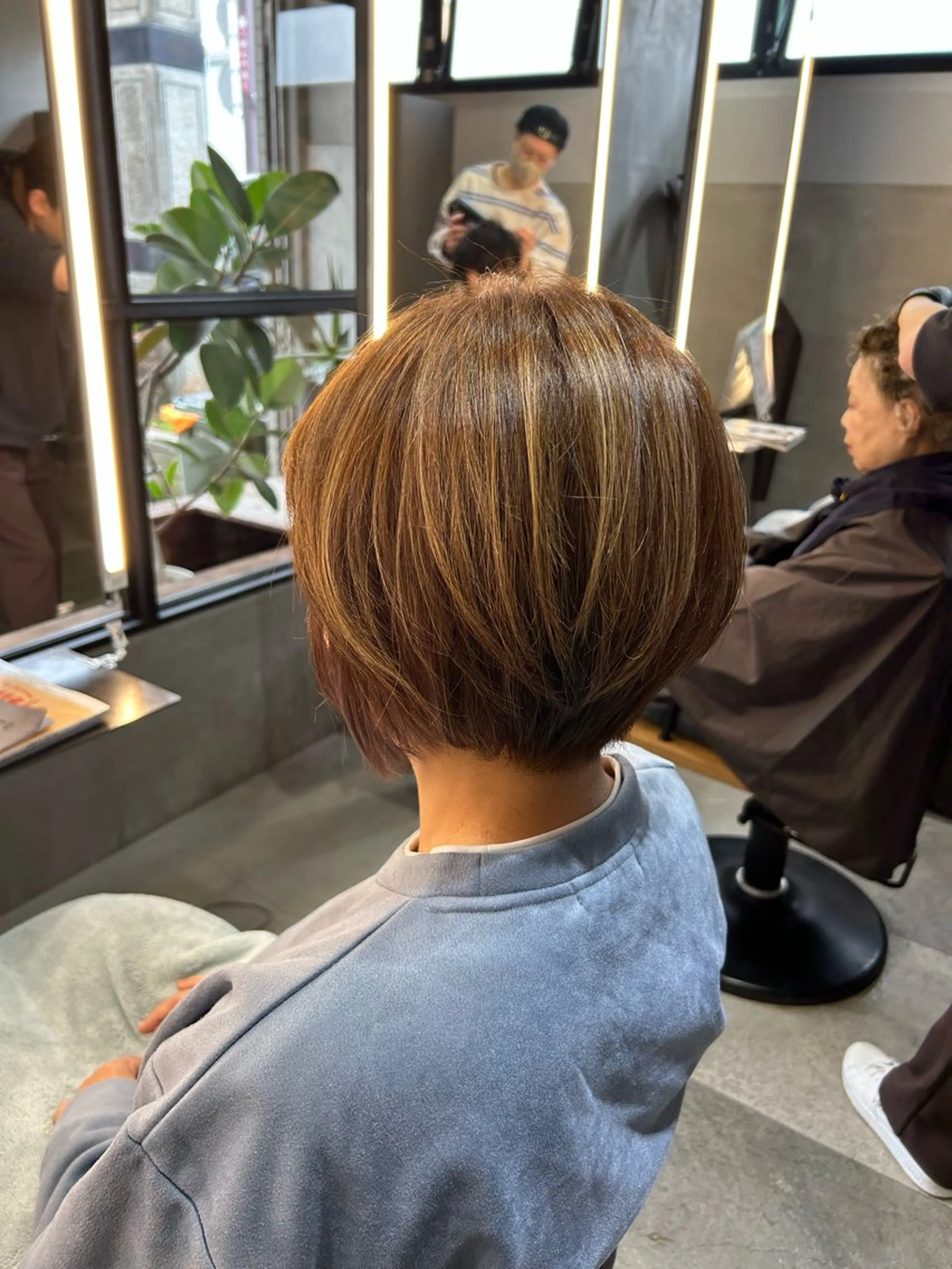 ショート カラー カット ヘアカラー トリートメント 艶カラー／ベージュ/ ショート/安岡哲兵のヘアスタイル