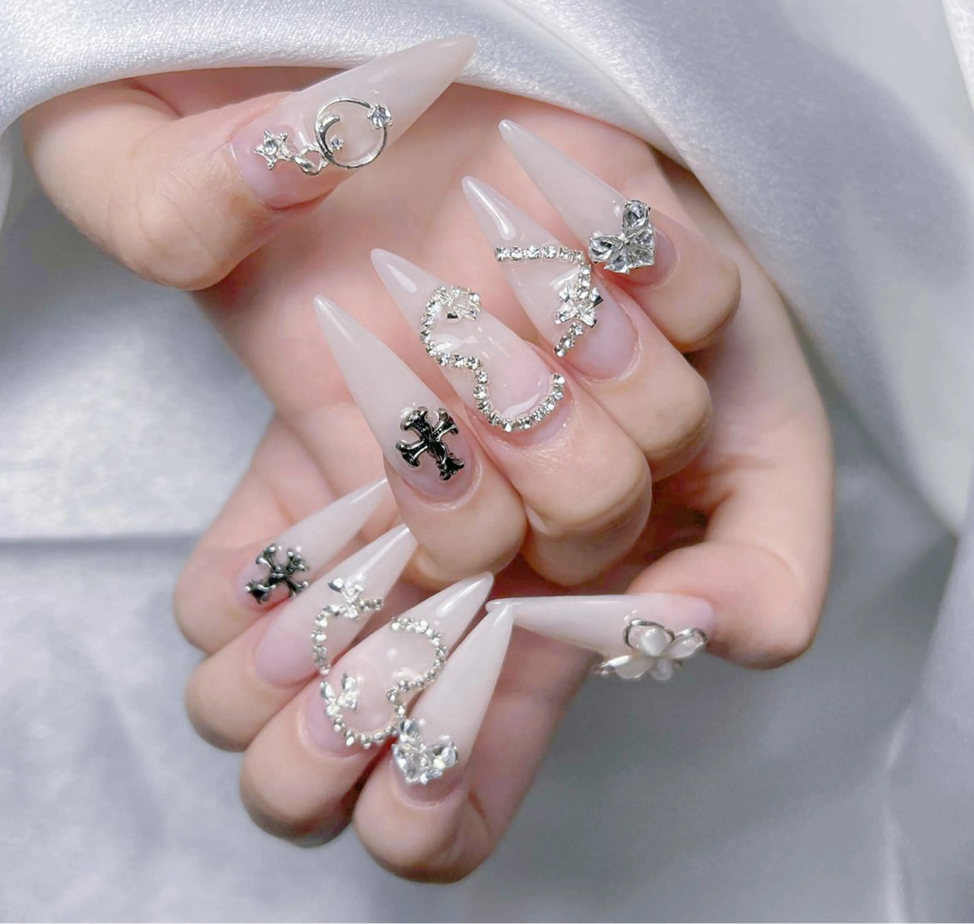 ネイル ハンドネイル Mew_Sanie所属・Sanie Salonのネイルデザイン