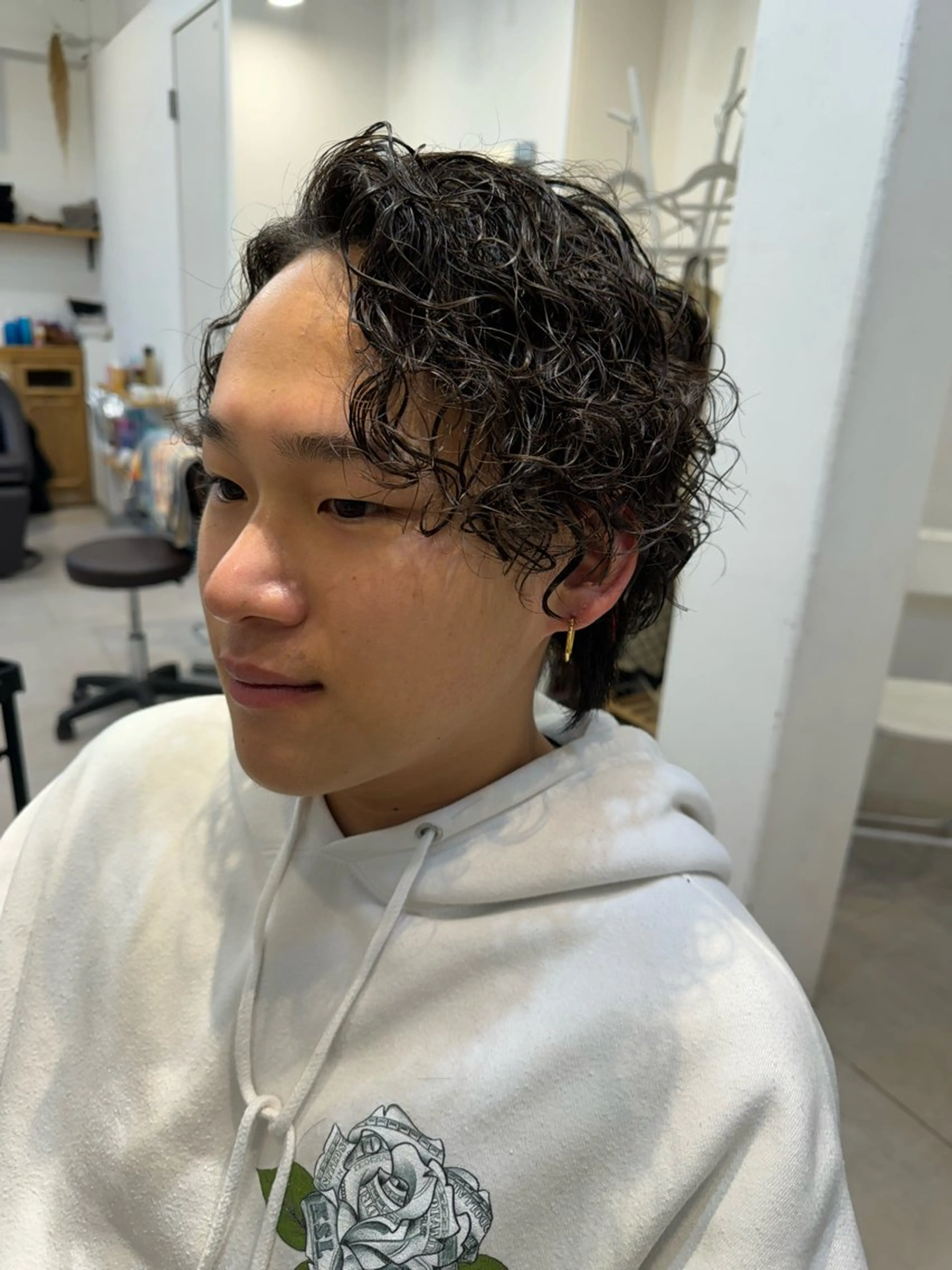 ミディアム パーマ メンズ ミディアムパーマ メンズパーマ スパイラルパーマ カット パーマ トリートメント Dxxxx III所属・女性目線の大人 メンズ*Ayakaのヘアスタイル