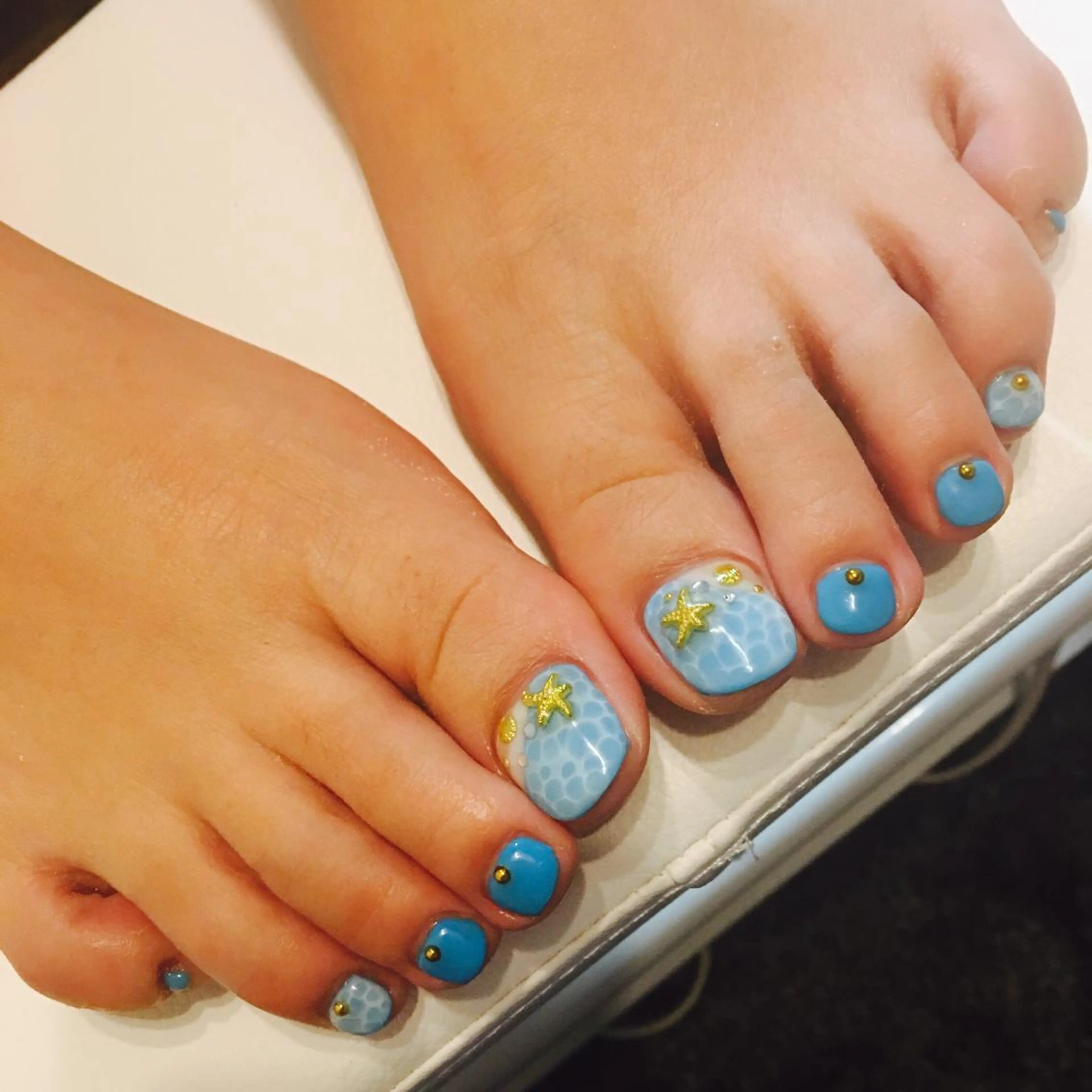 ネイル アートネイル THECOLORS所属・近貞 莉奈のネイルデザイン