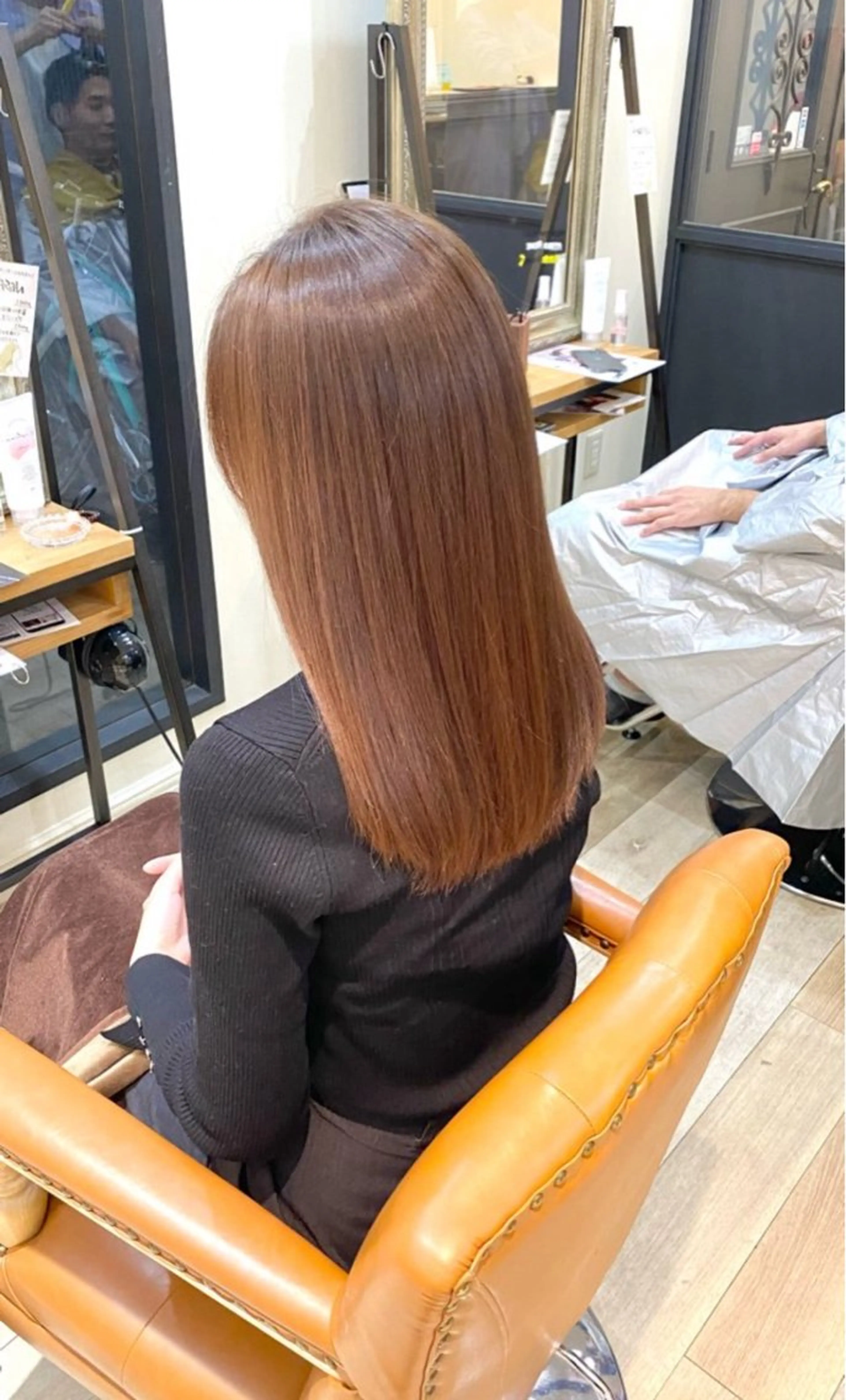 セミロング カラー ブラウンカラー オレンジ オレンジブラウン ヘアカラー 松尾 遥花のヘアスタイル