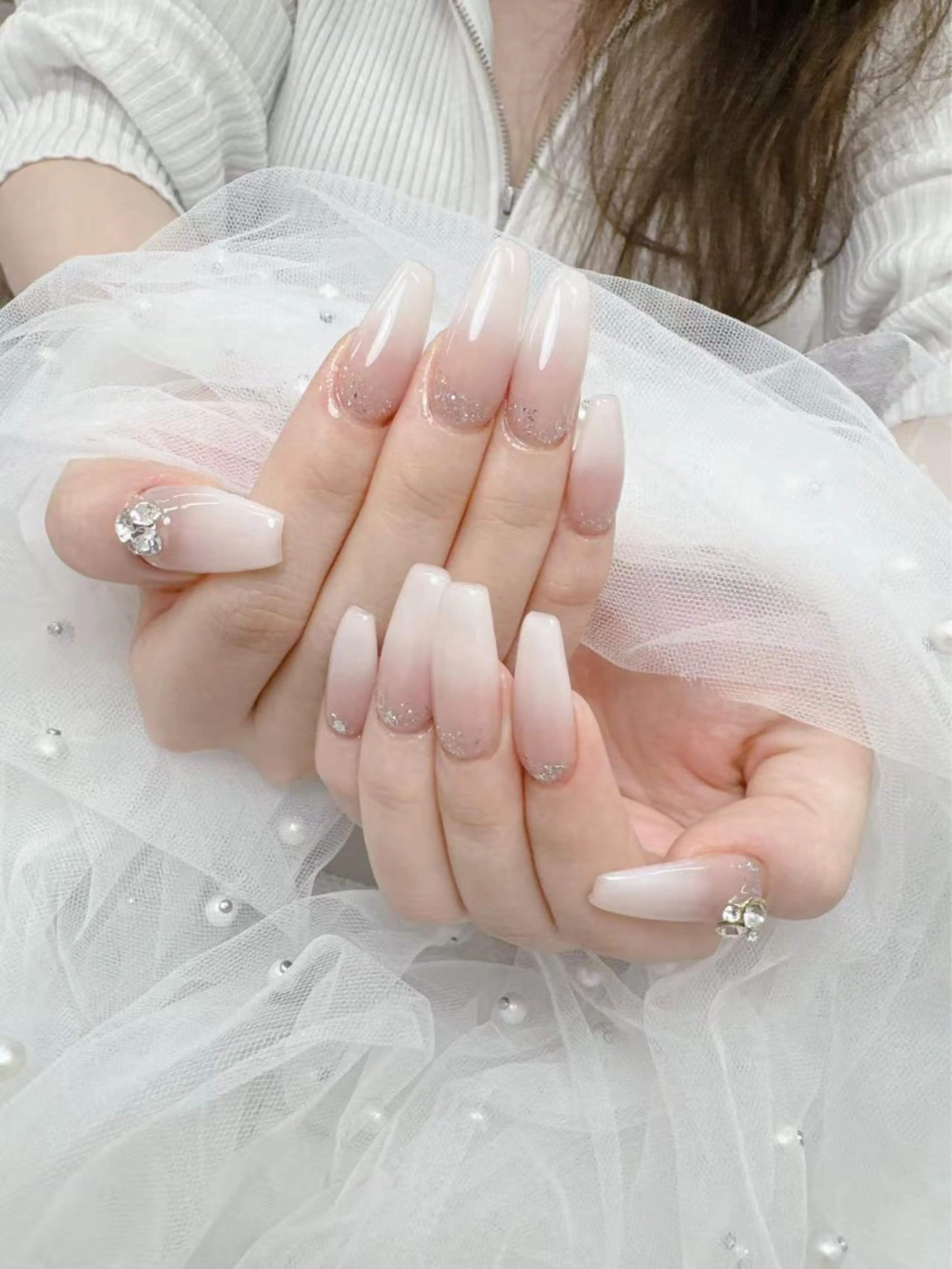 ネイル グラデーション ラメ(グリッター) ラメグラデーション ワンカラーネイル 夏 目のネイルデザイン