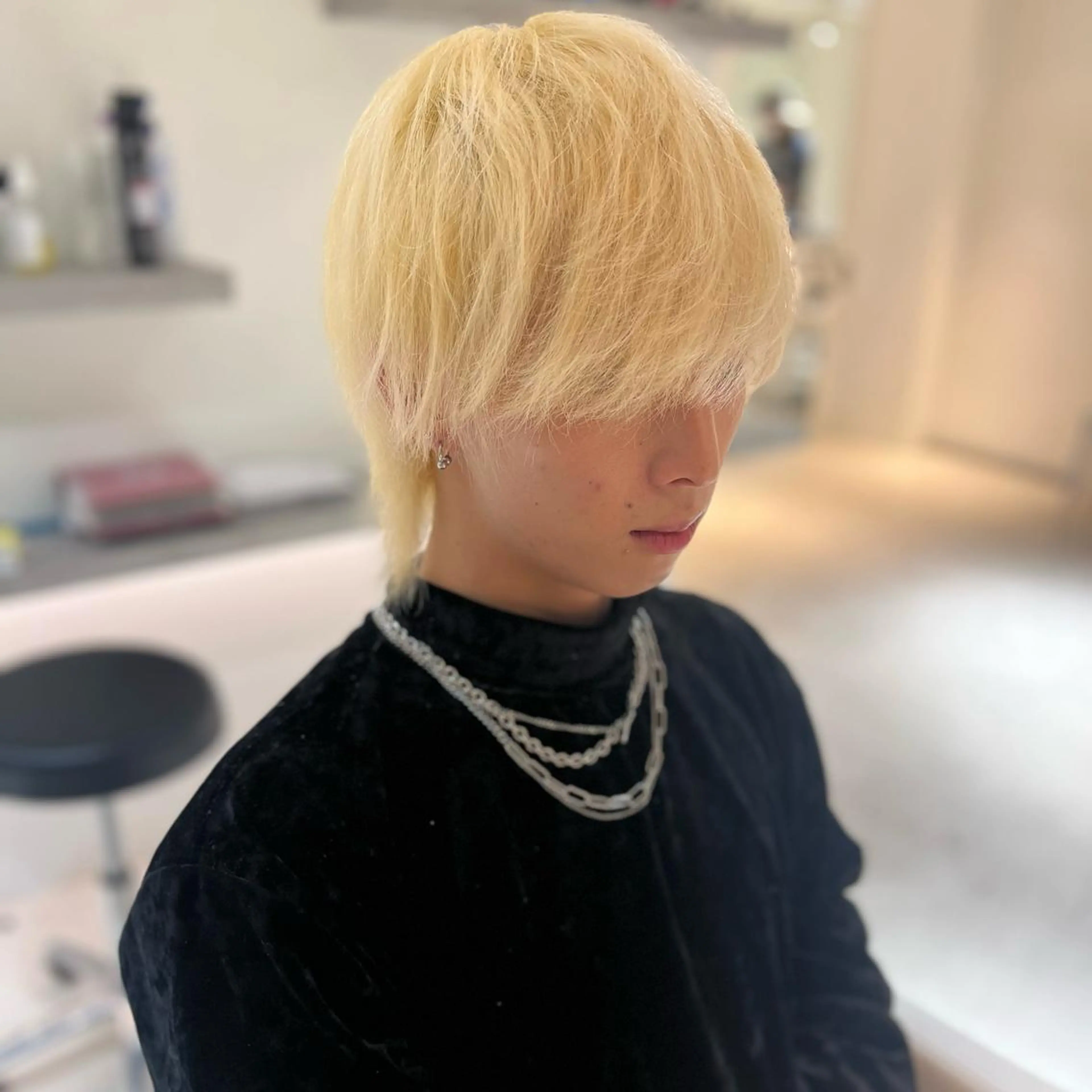 ⚡️全頭ブリーチ抜きっぱなし⚡️ケアブリーチ使用❣️6stepトリートメント付🍯コテ仕上げ🤍の写真