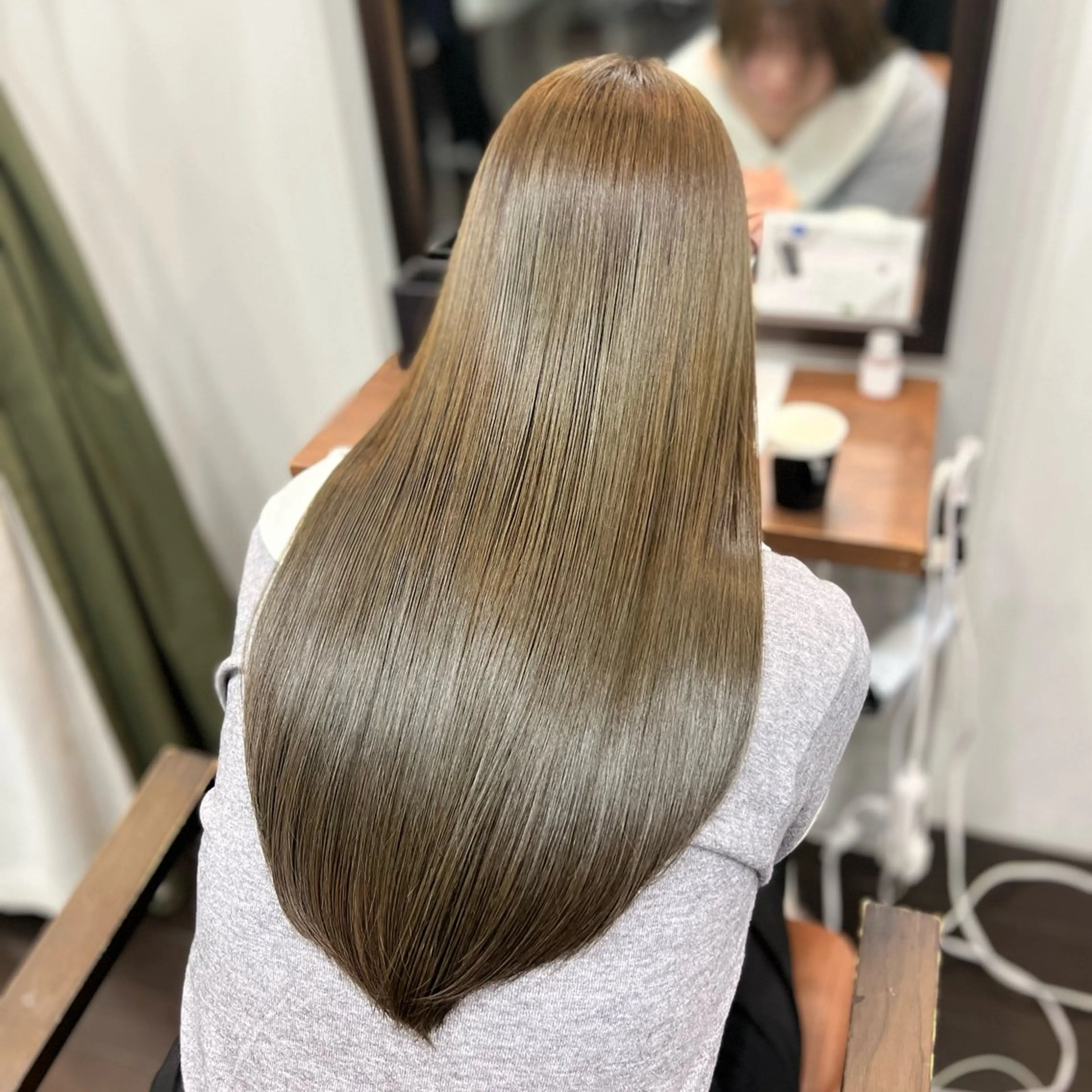 ロング カラー ベージュカラー オリーブベージュ 似合わせレイヤー / 栄 / はるな🌼のヘアスタイル