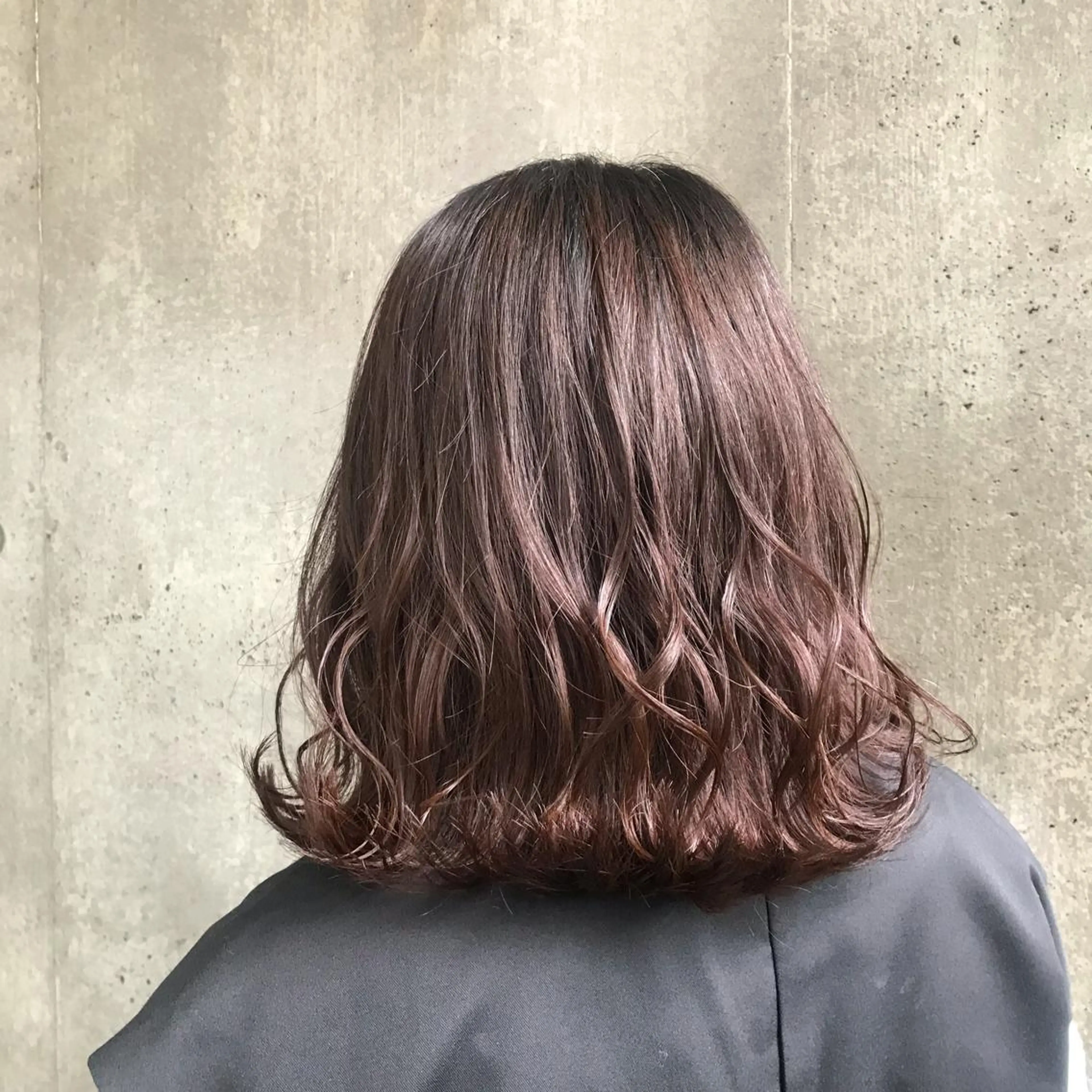 ミディアム 松本平太郎美容室大宮店所属・もりたみかこ 美容師お休み中のヘアスタイル