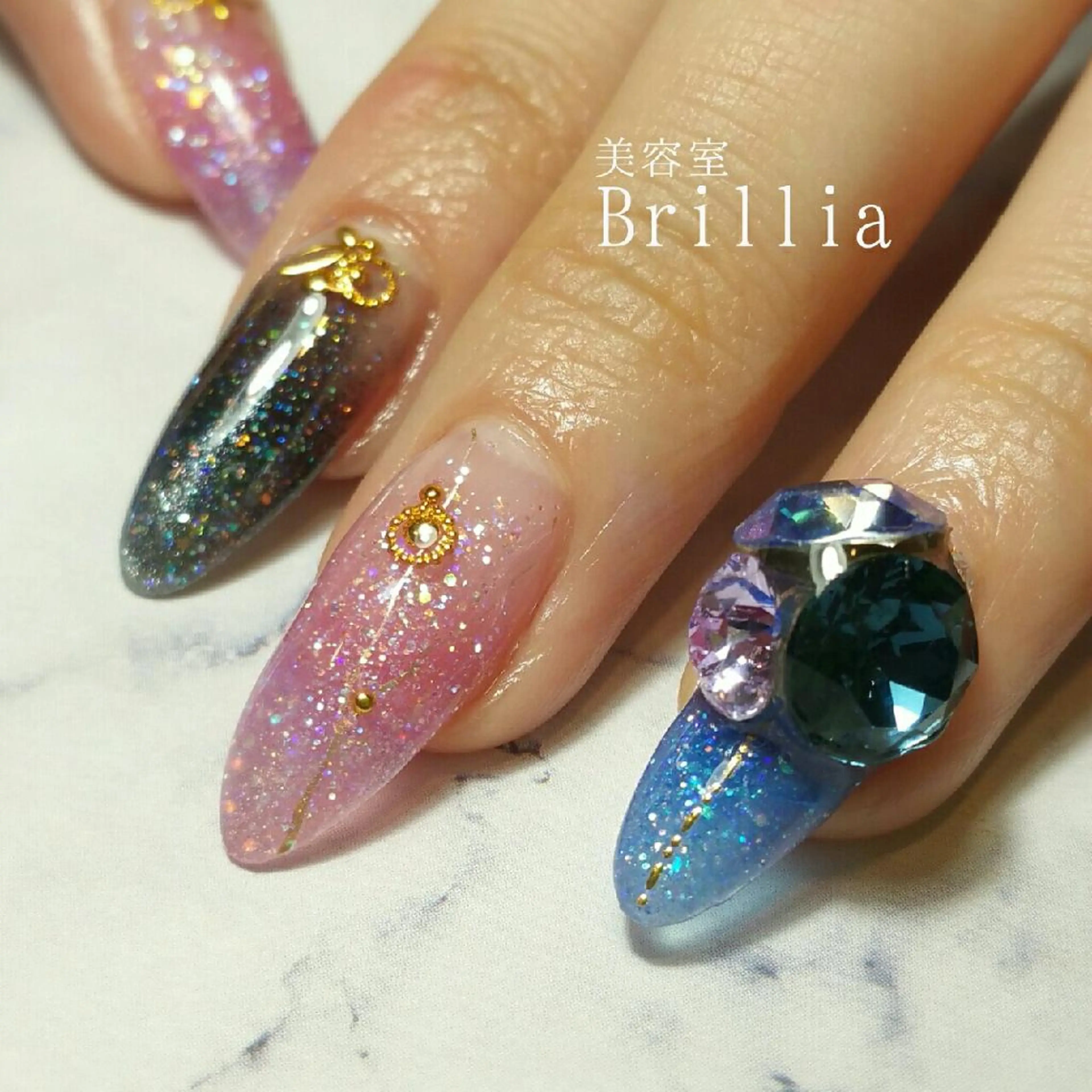 ネイル ハンドネイル 柴田 彩のネイルデザイン