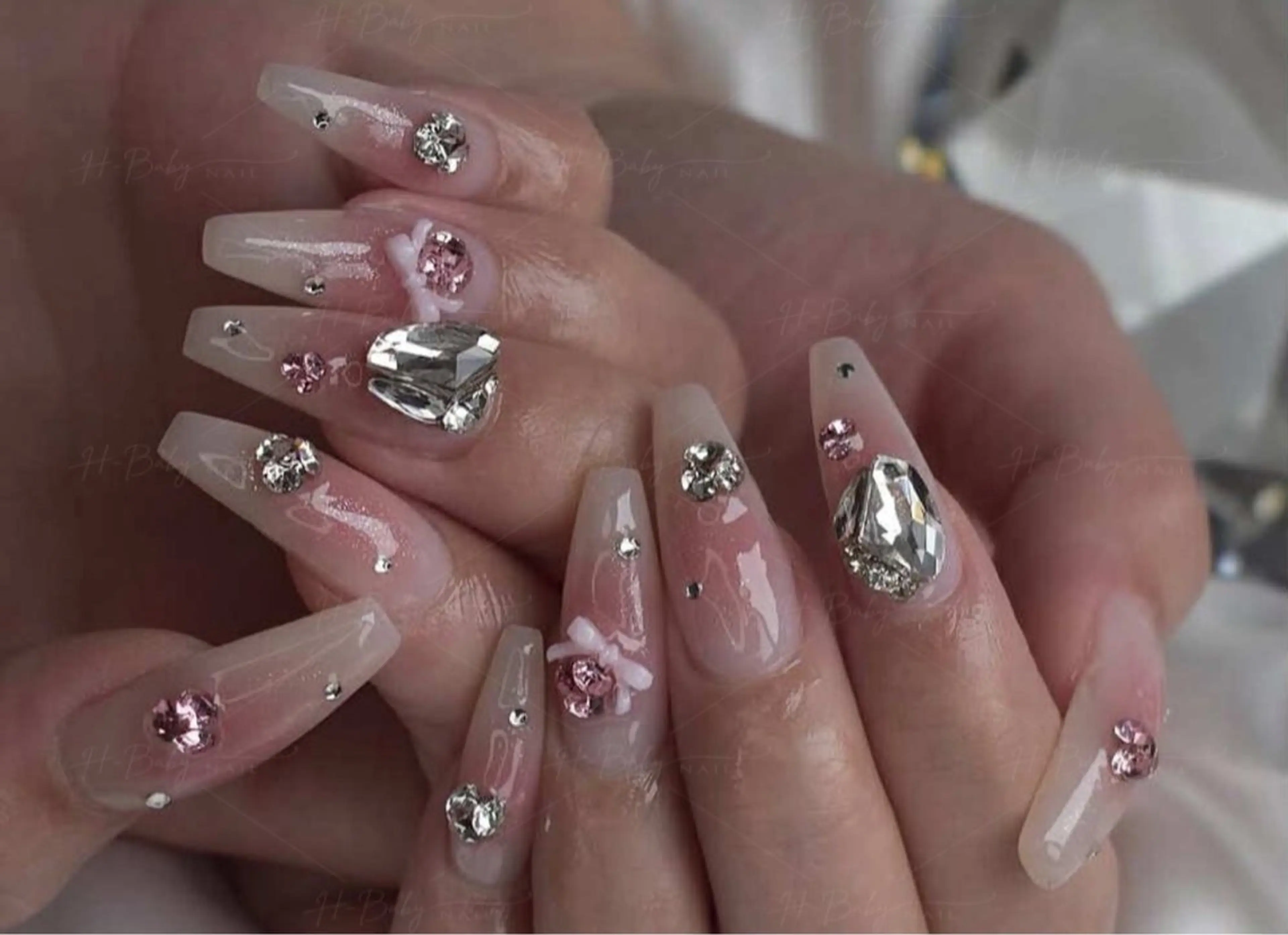 ネイル フレンチネイル ジェルネイル ハロウィン キラキラネイル 韓国ネイル ハンドネイル H.baby Nail Salonのネイルデザイン