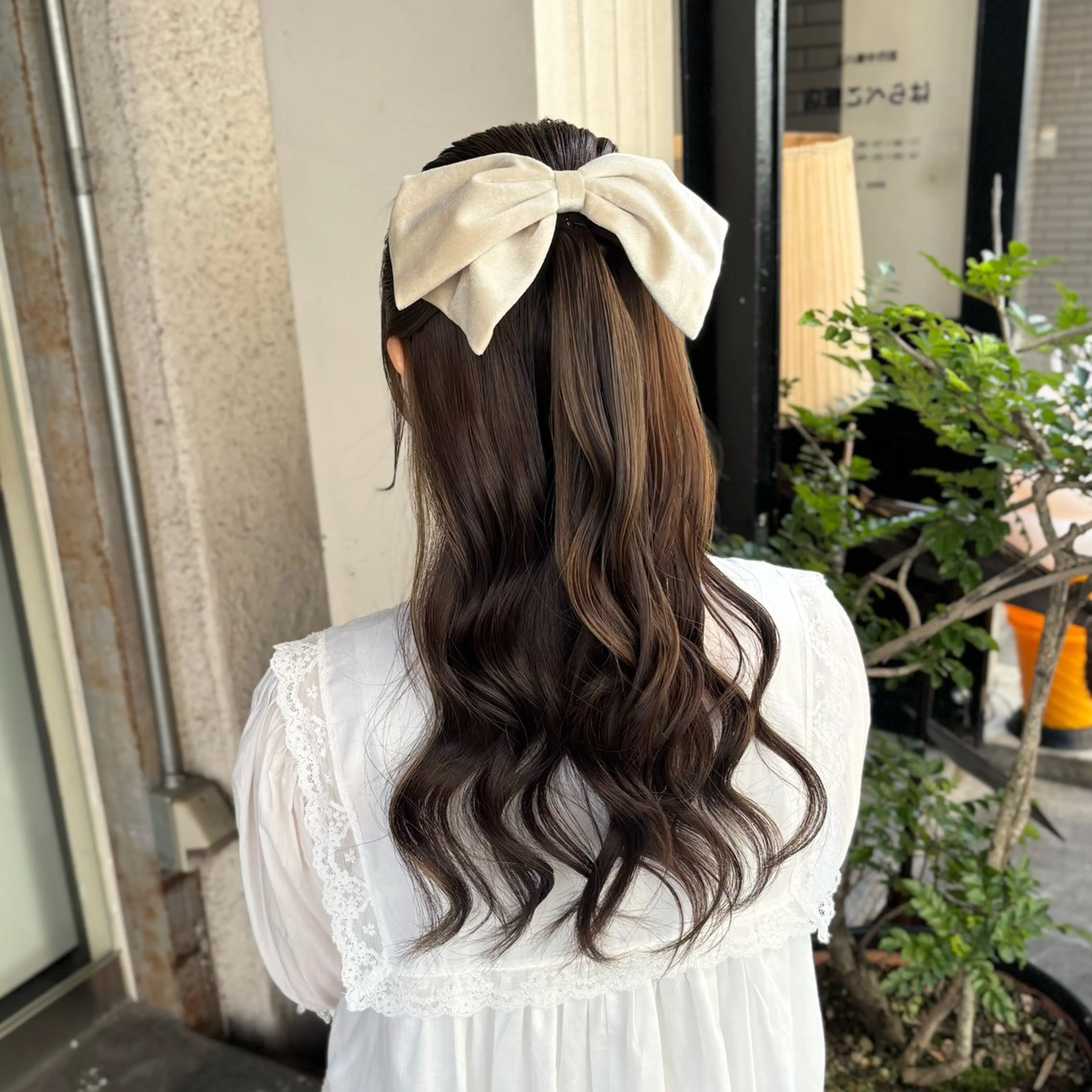 ヘアアレンジ ハーフアップ 髪飾り ヘアセット 芦刈 咲来のヘアスタイル