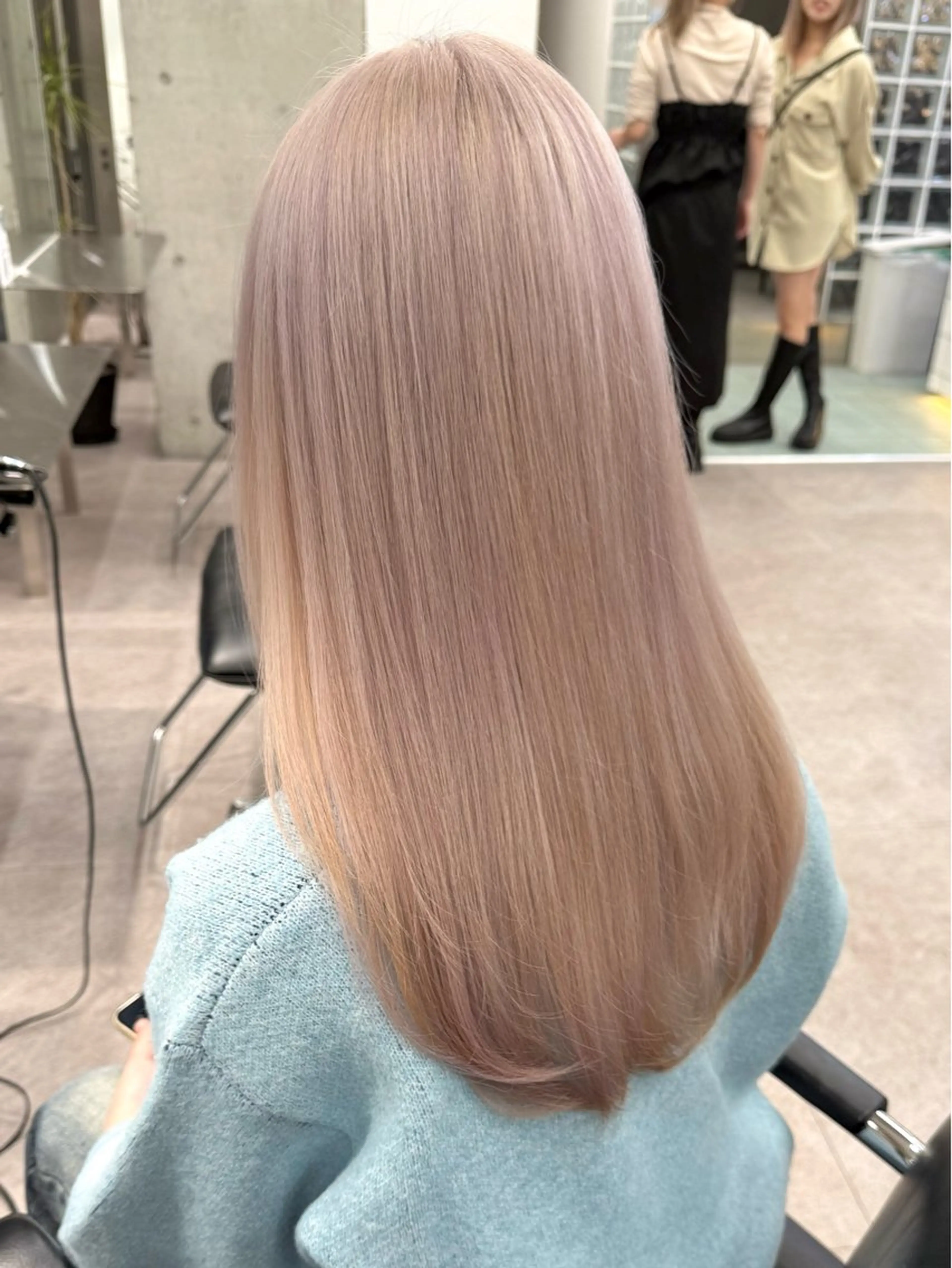 セミロング カラー ハイトーン/ブロンド ベージュ♡カレンのヘアスタイル