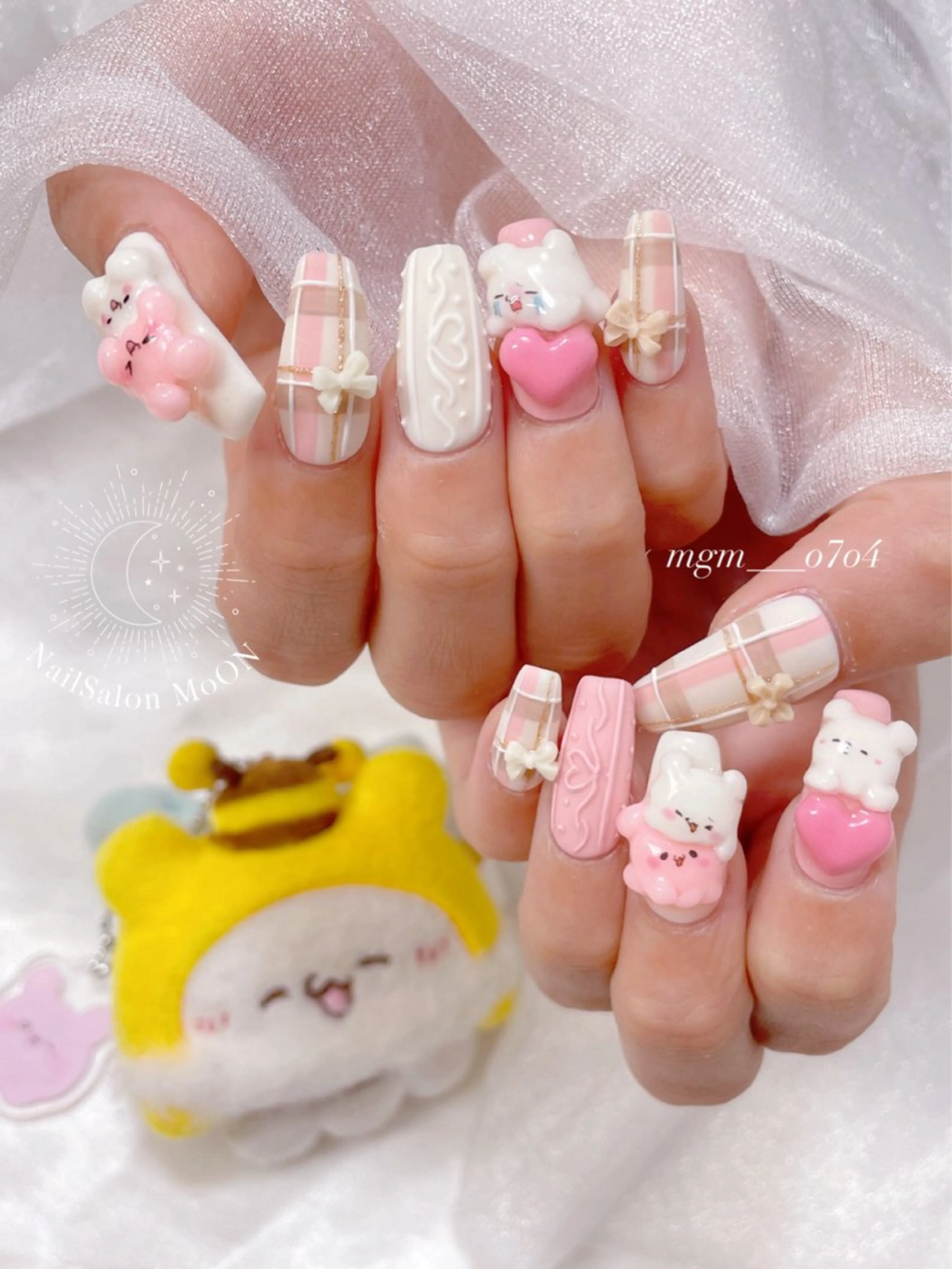 ハンドネイル ハンドケア MoON...❤︎ MeGuのネイルデザイン