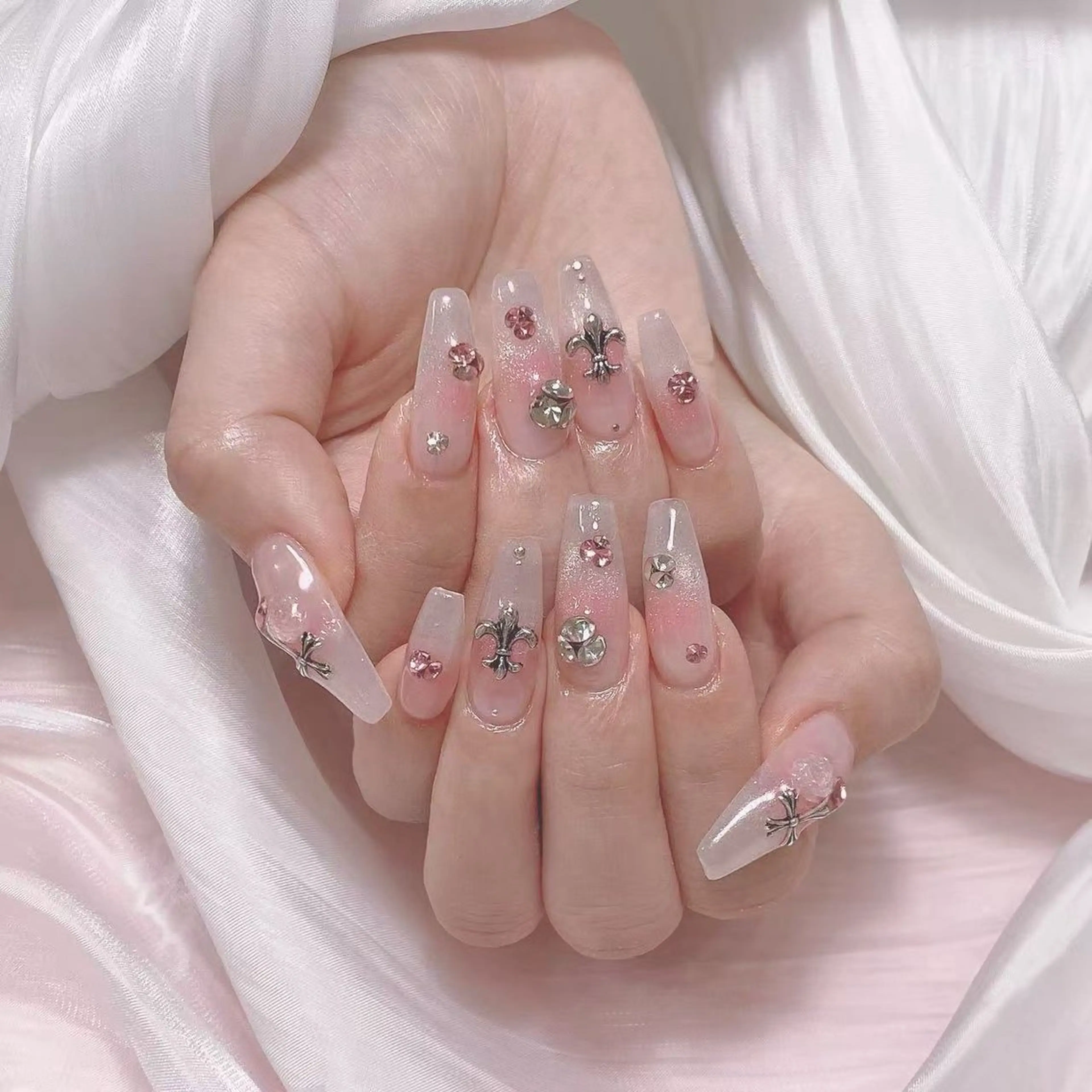 ネイル ジョリ kasumi🌹💅のネイルデザイン