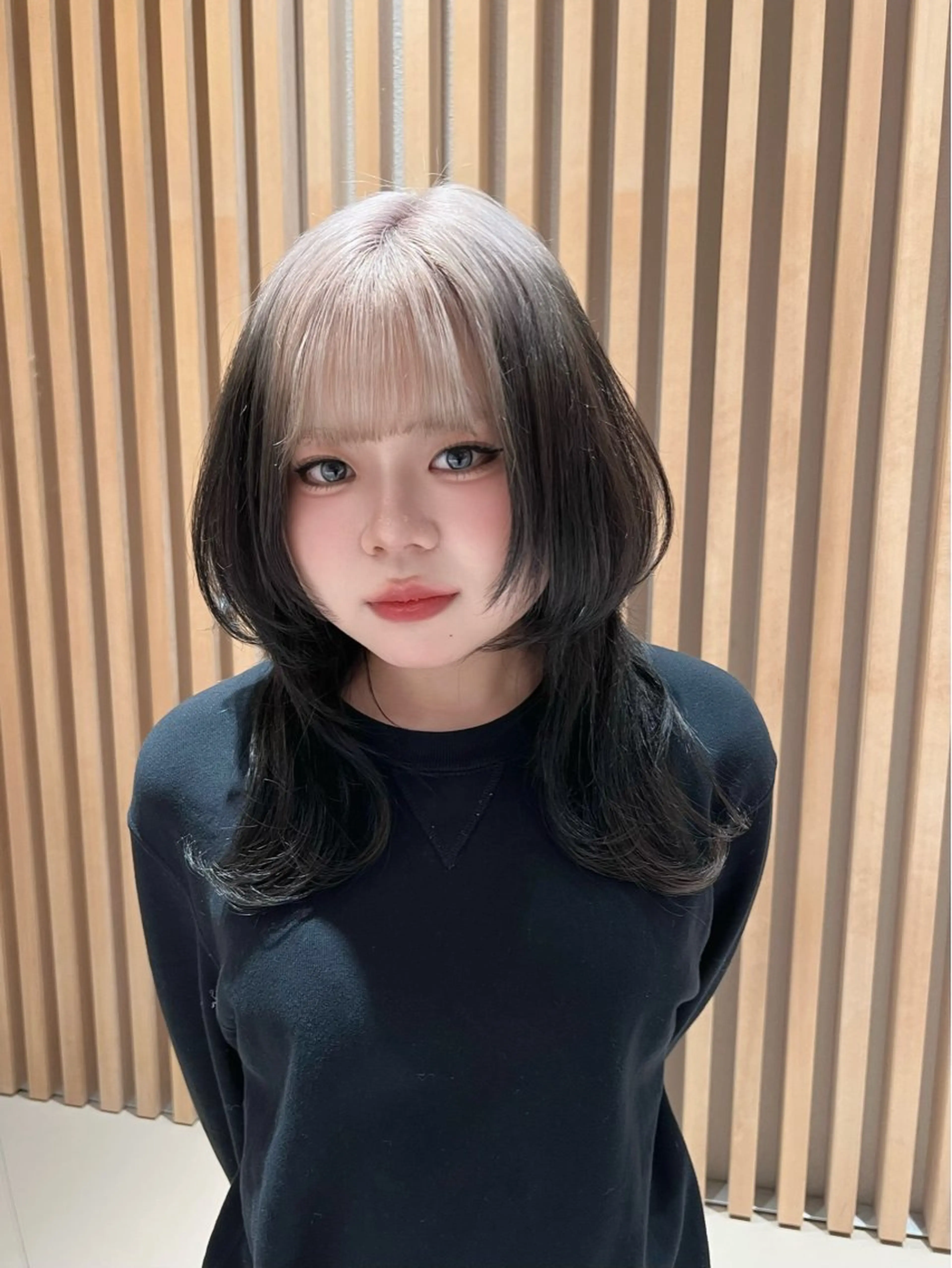 ミディアム カラー カット ヘアカラー トリートメント レイヤー/韓国 ハイトーン興津史弥のヘアスタイル