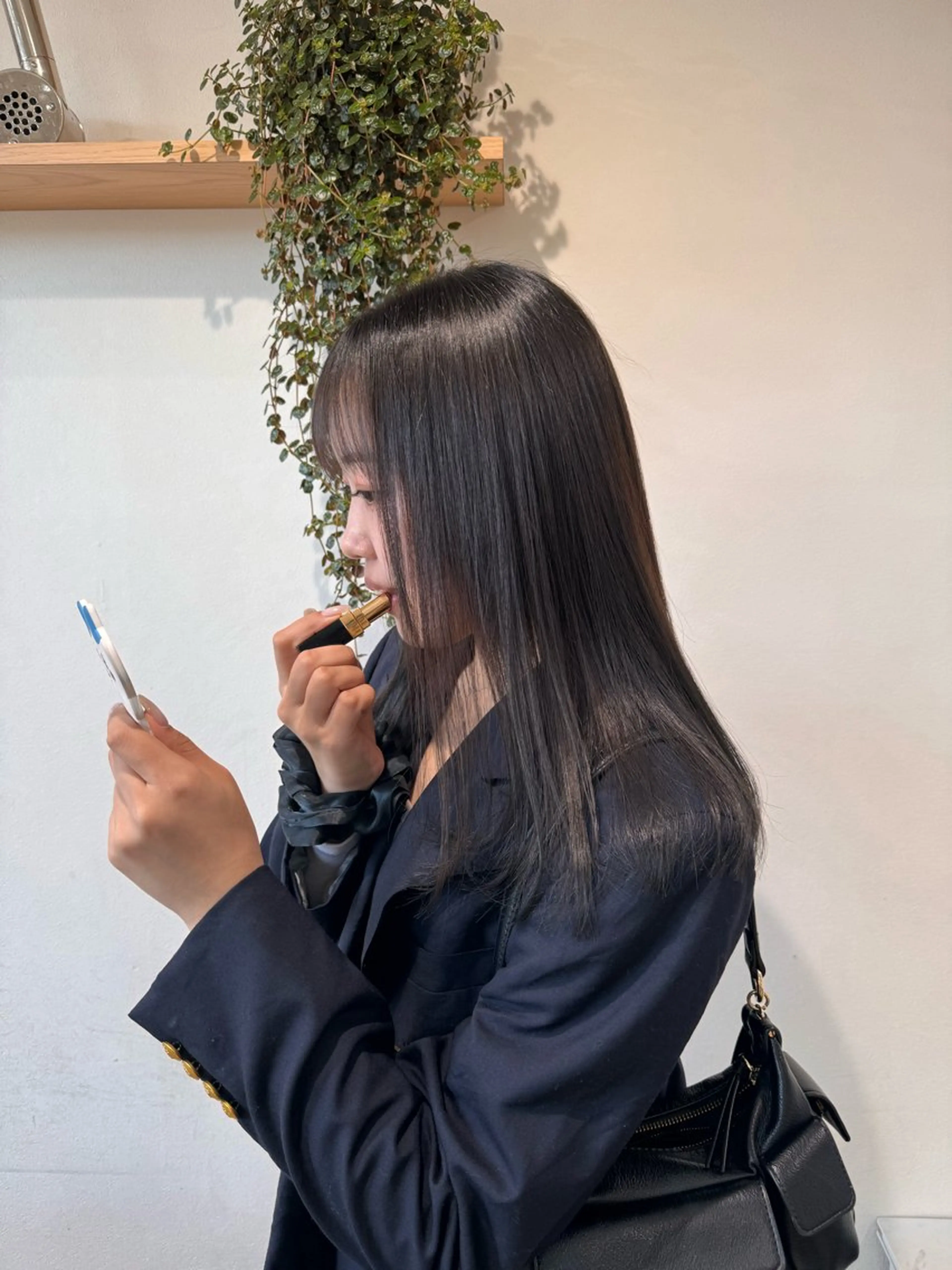 セミロング カラー ブラウンカラー 透明感カラー グレージュ イルミナカラー オリーブブラウン 𝙎𝙚𝙞𝙧𝙖 ☆カット/パーマのヘアスタイル