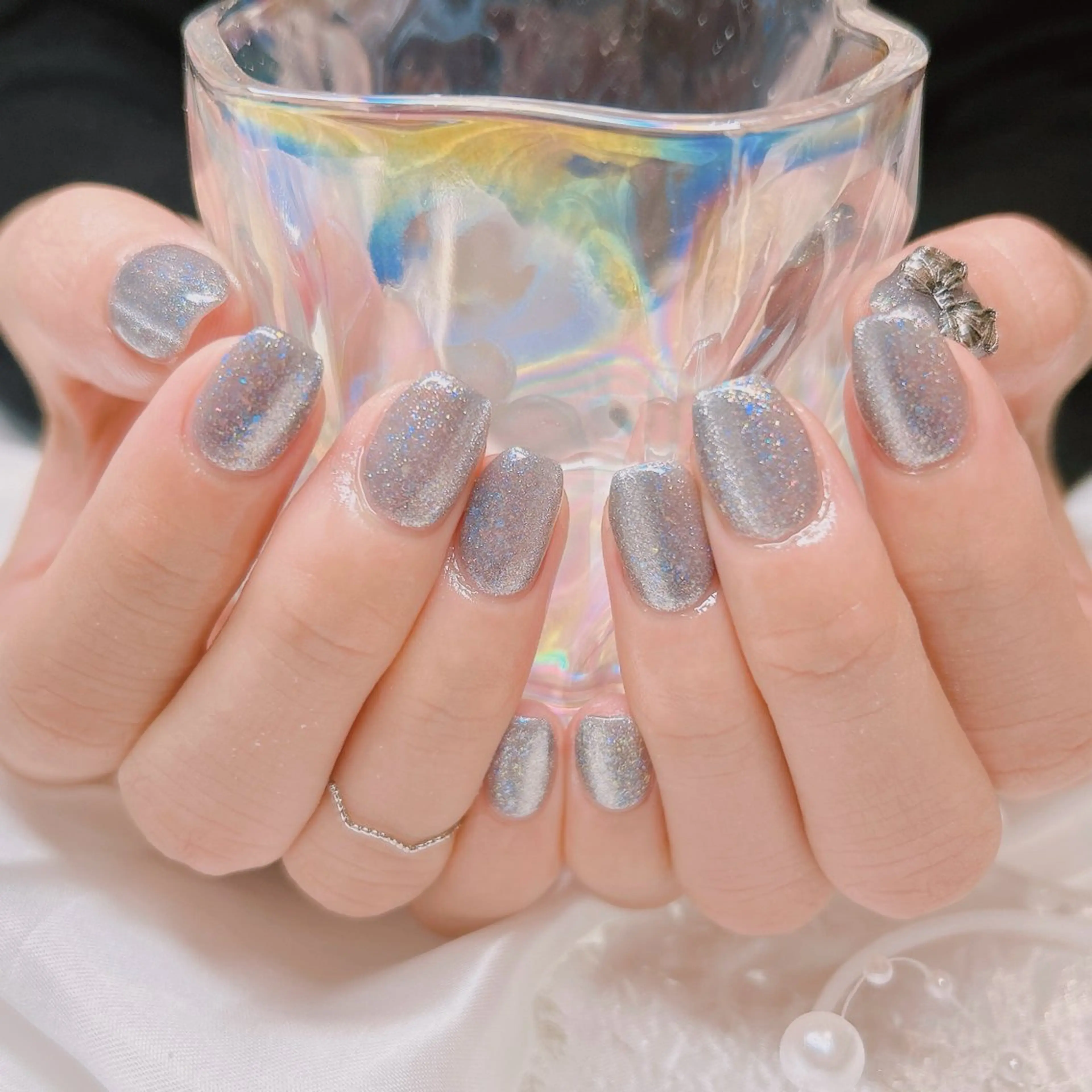 ネイル ラメ(グリッター) マグネットネイル シルバー ハンドネイル junna のぞいてねのネイルデザイン