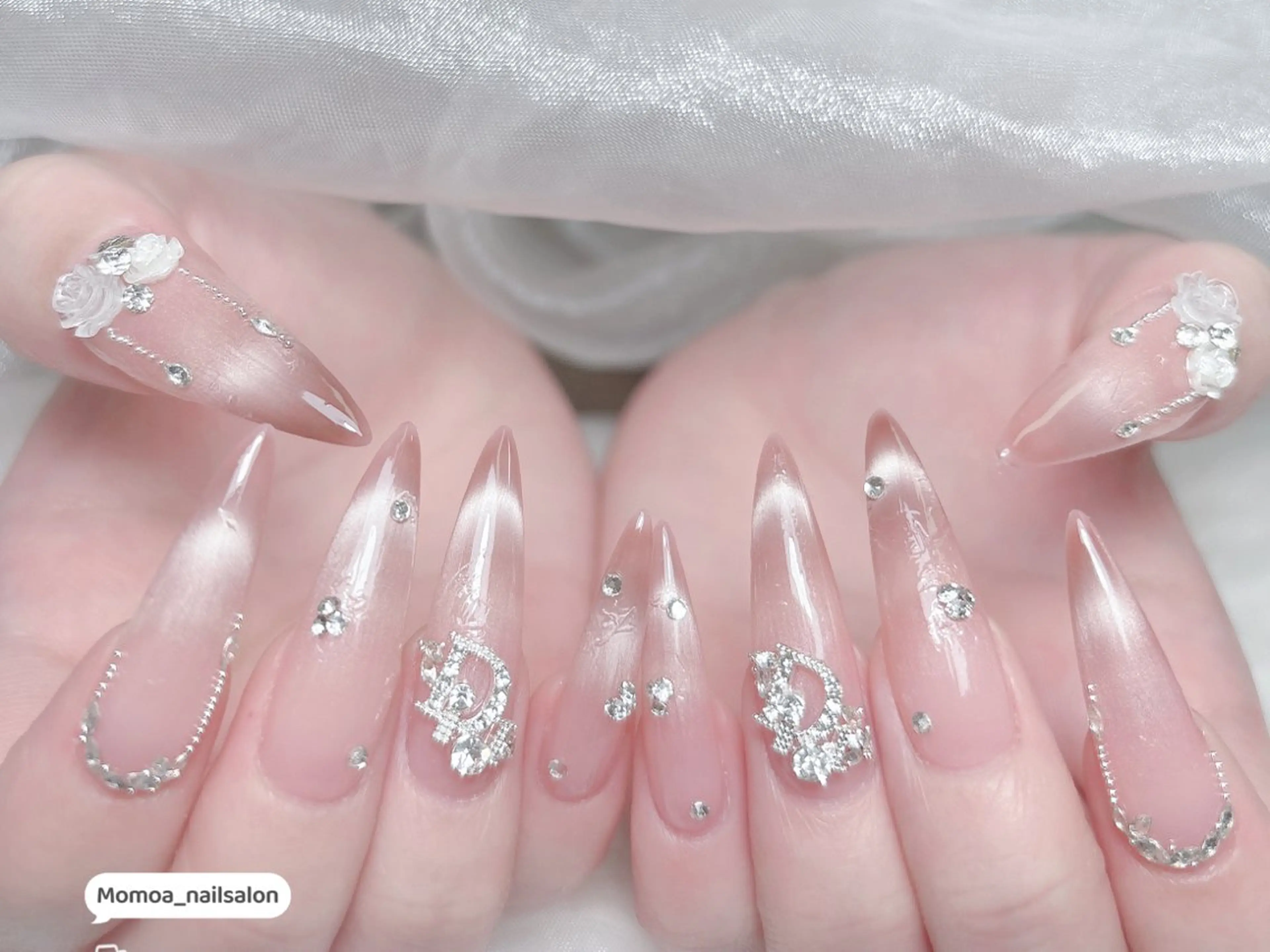 ネイル キラキラネイル 韓国ネイル スカルプネイル ハンドネイル MoMoA Nail ネイル長さ出し専門店のネイルデザイン