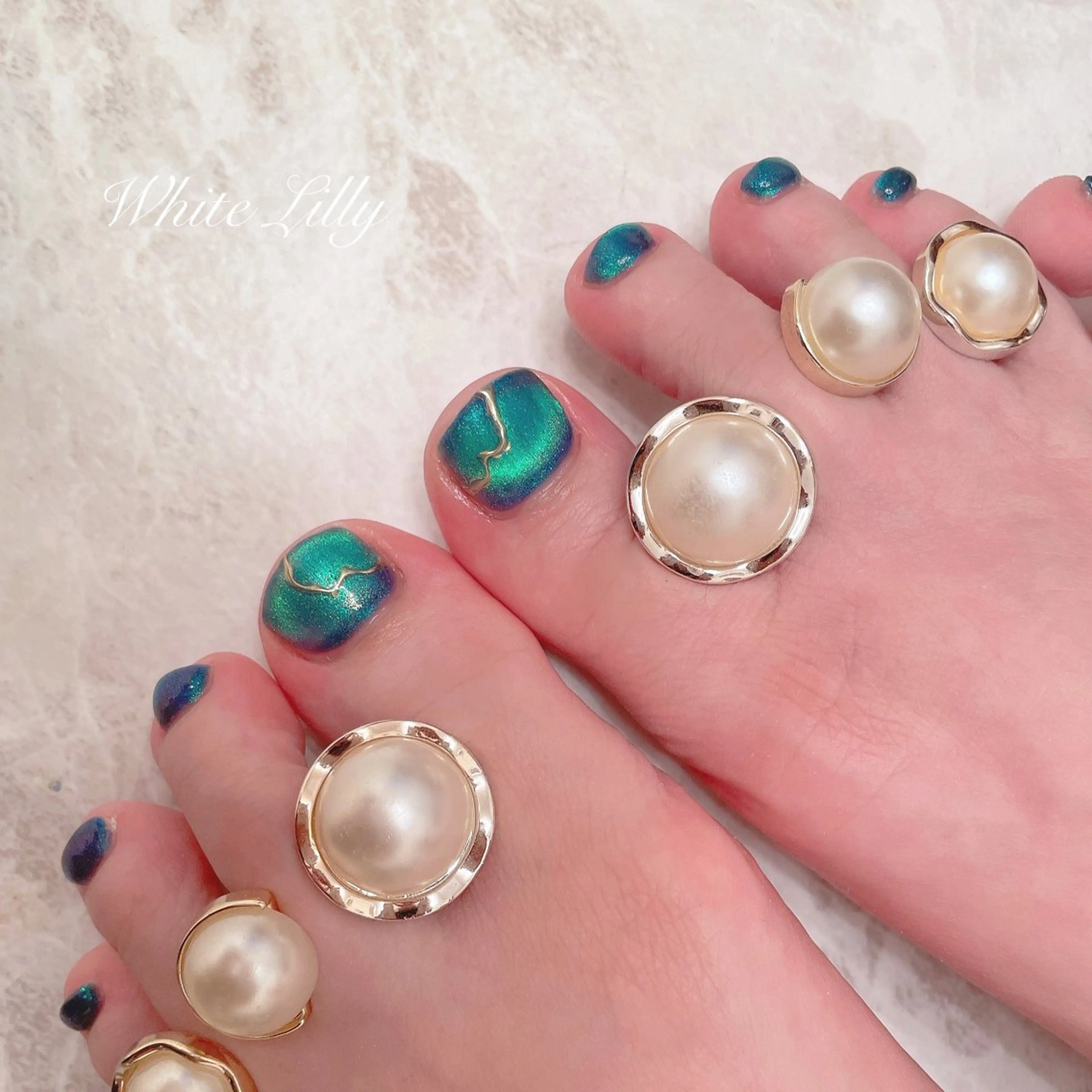 ネイル White lily所属・牧田 雅世のネイルデザイン