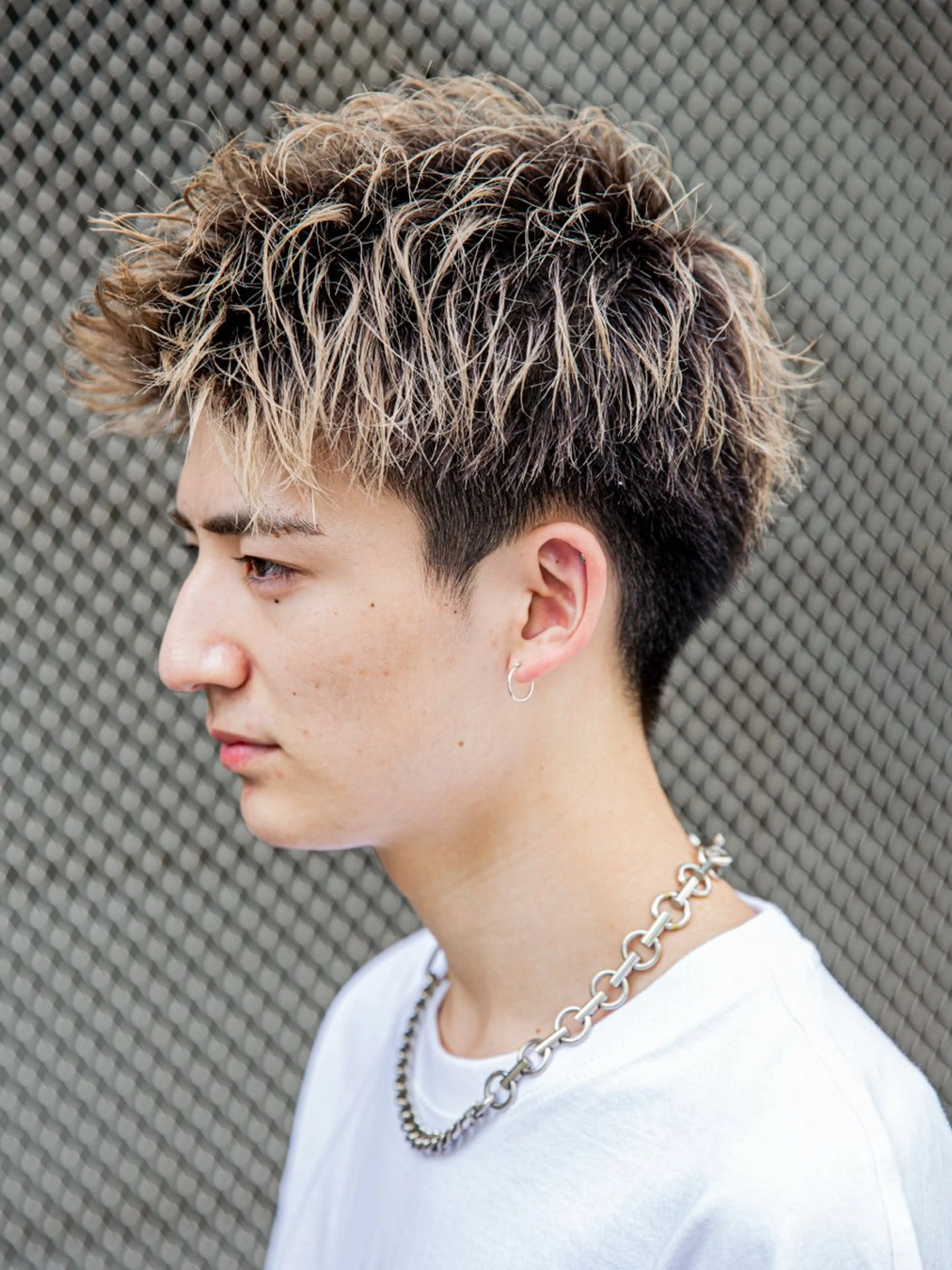 ショート メンズ レイヤー×ハイトーン ×デザイン 啓太のヘアスタイル