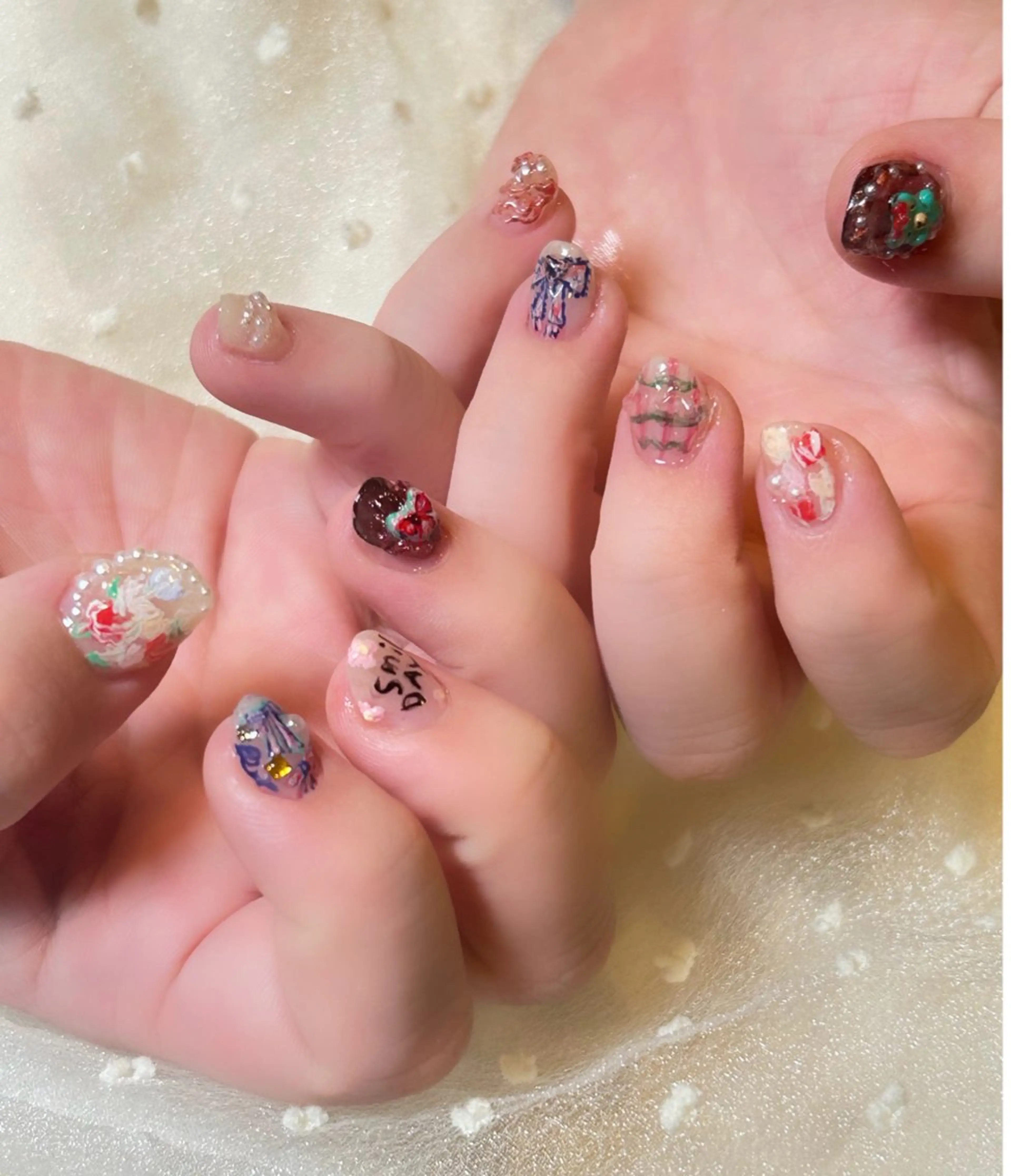 ネイル ハンドネイル lady bird yoshieのネイルデザイン