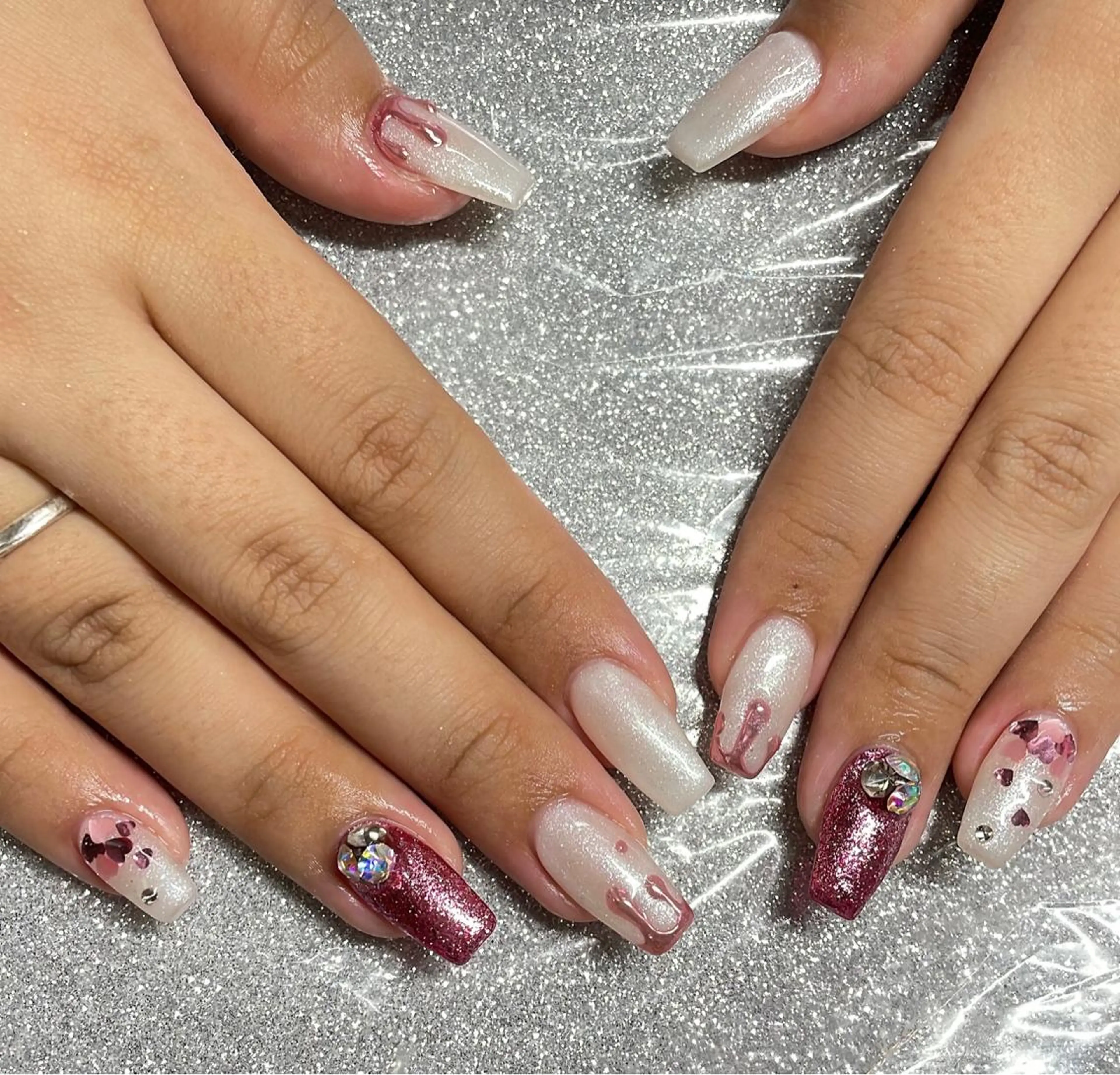 ネイル ハンドネイル VIERU 🌈🎀💖のネイルデザイン