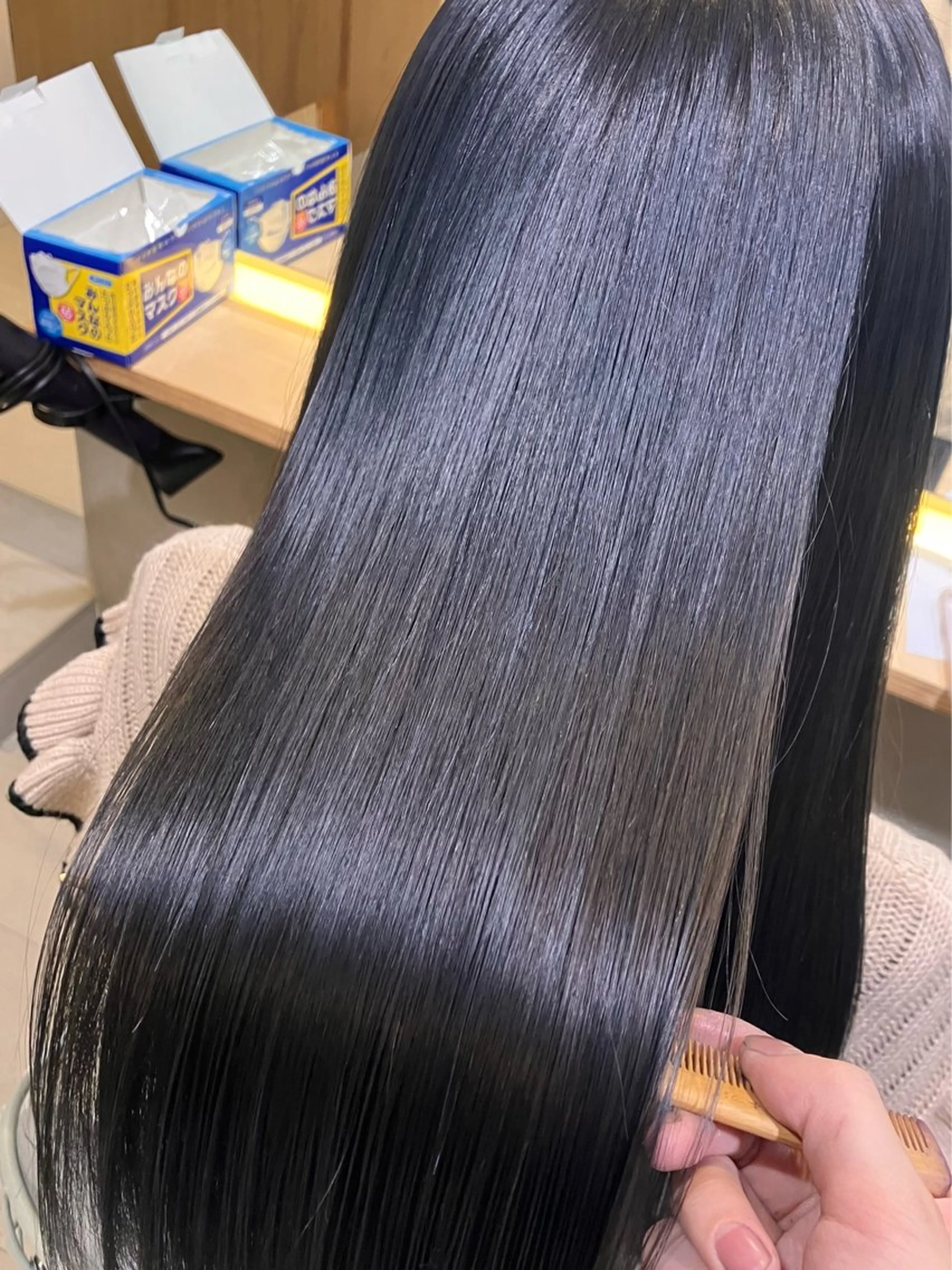 ロング カラー 黒髪 ブルーカラー ブルーブラック ヘアカラー トリートメント 髪質改善/美髪/矯正 専門【西梅田】ぺーのヘアスタイル