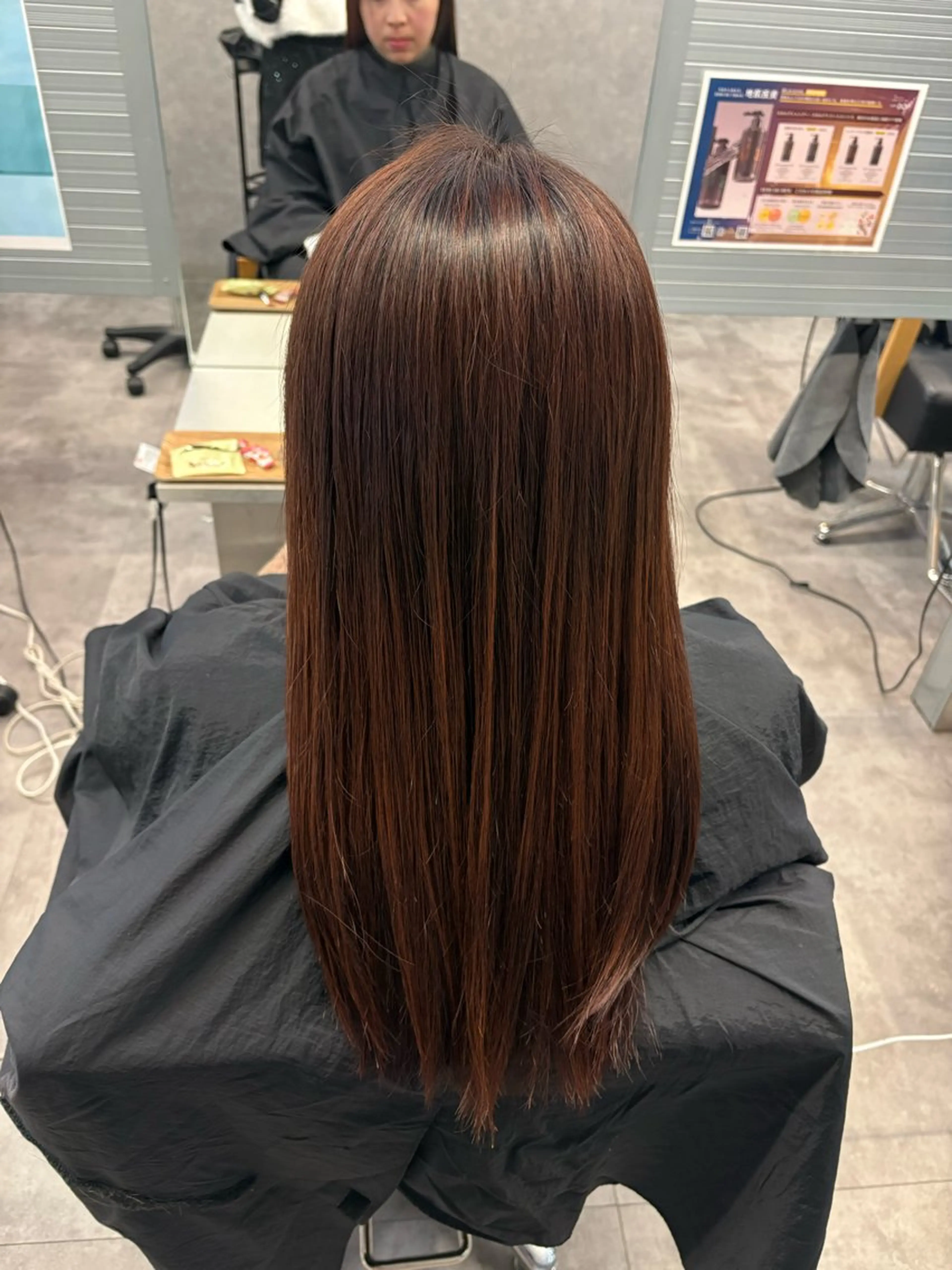 セミロング レイヤーカット ヘアカラー 𝑲𝒊𝒏𝒈 𝑴𝒂𝒚𝒖🌺のヘアスタイル