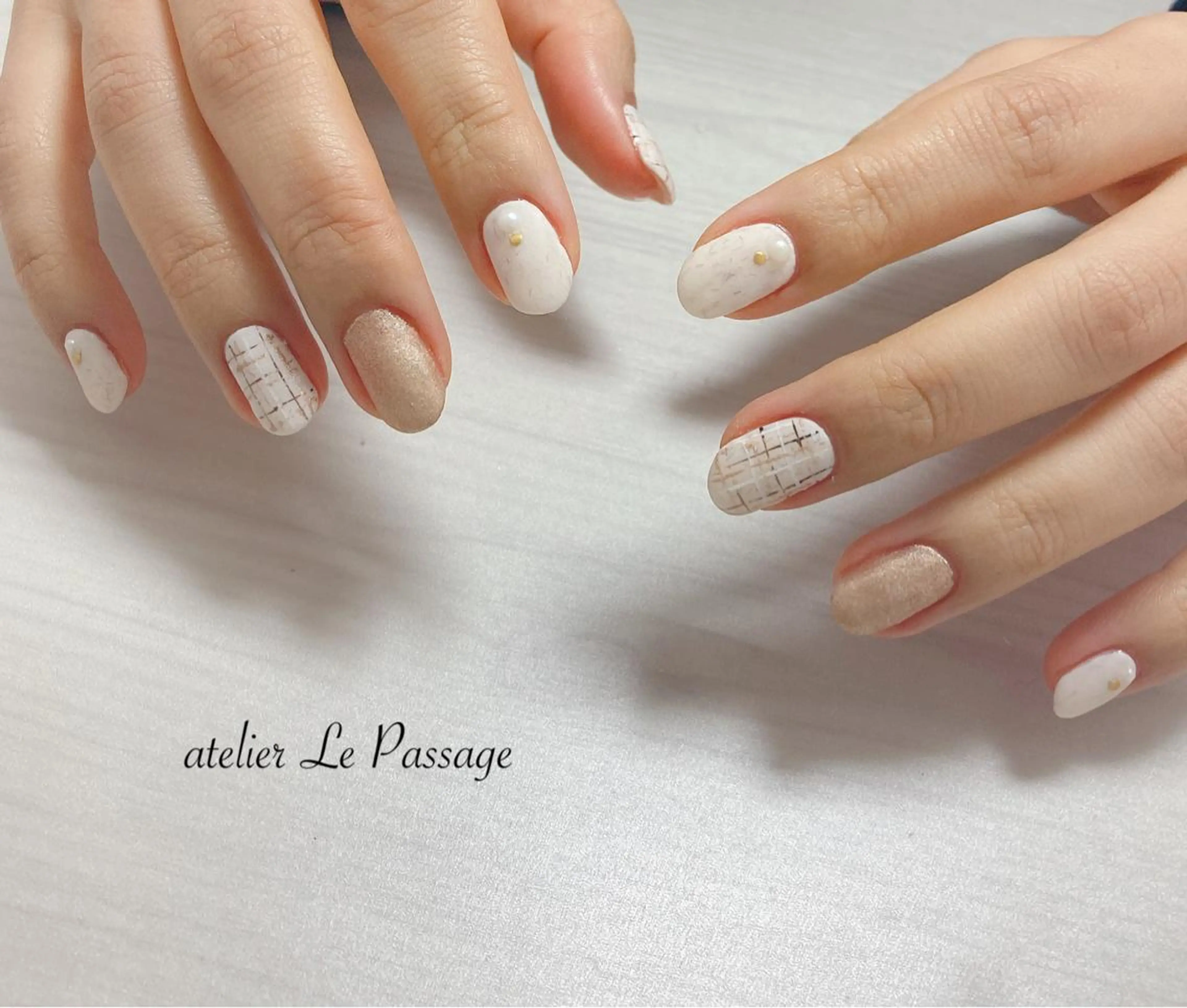 ネイル ジェルネイル ラメ(グリッター) パラジェル ホワイト 冬ネイル Atelier Le Passage所属・h nakatsukaのネイルデザイン