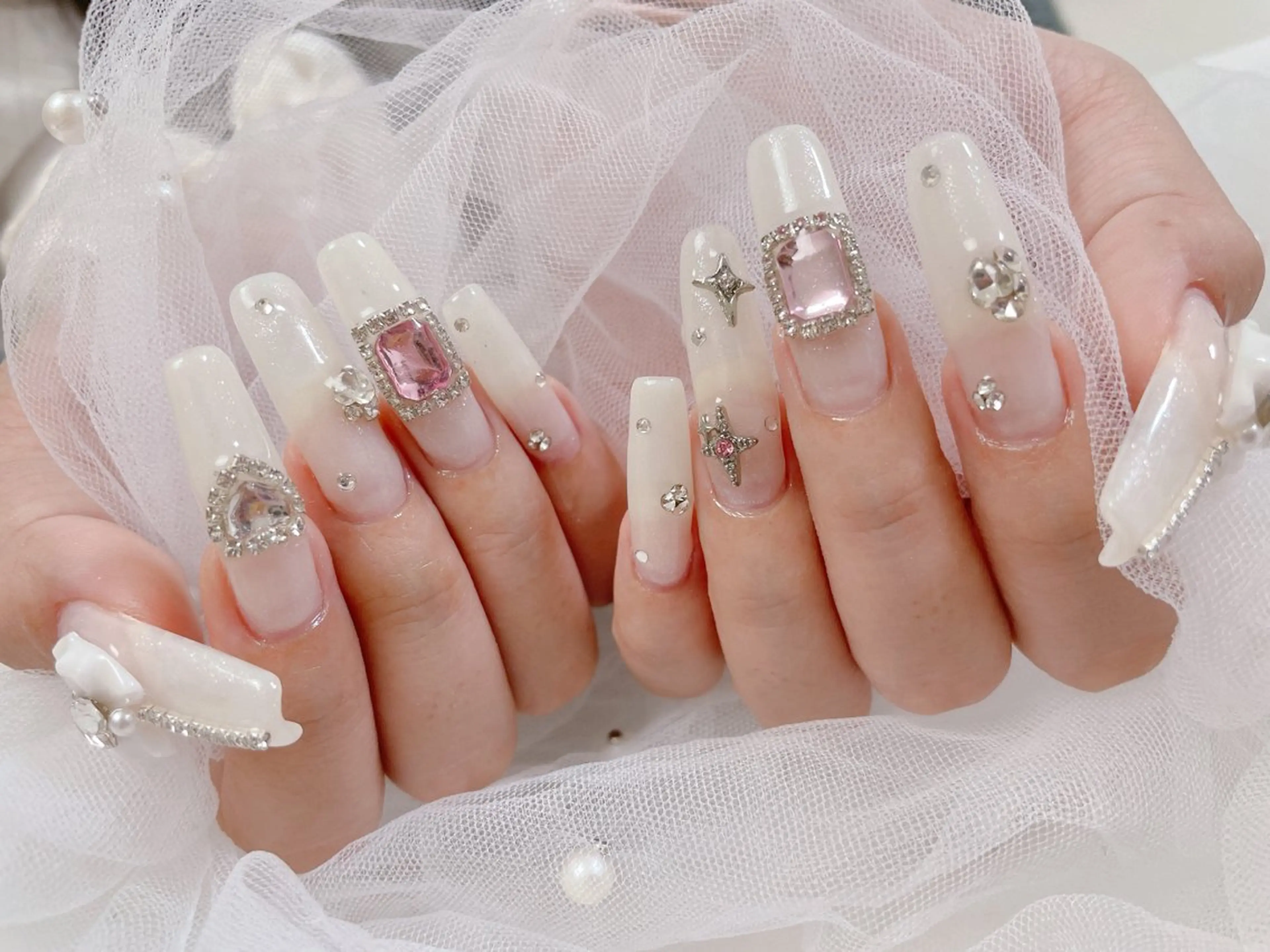 ネイル ハンドネイル ネイルサロンエクラ 🫧Shizukaのネイルデザイン