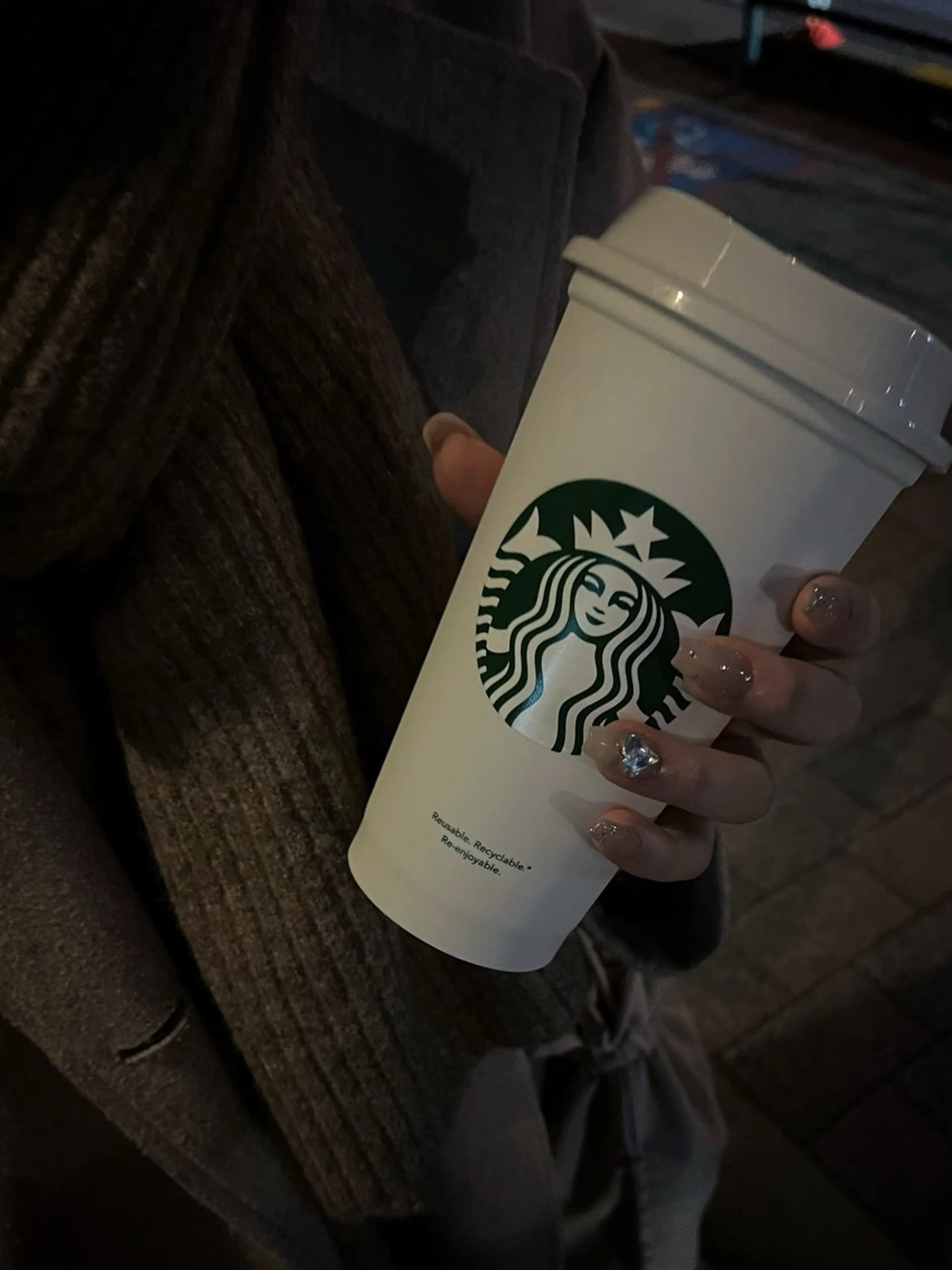 ネイル キラキラネイル マグネットネイル スカルプネイル ワンホンネイル nine.🦋 YUKOのネイルデザイン