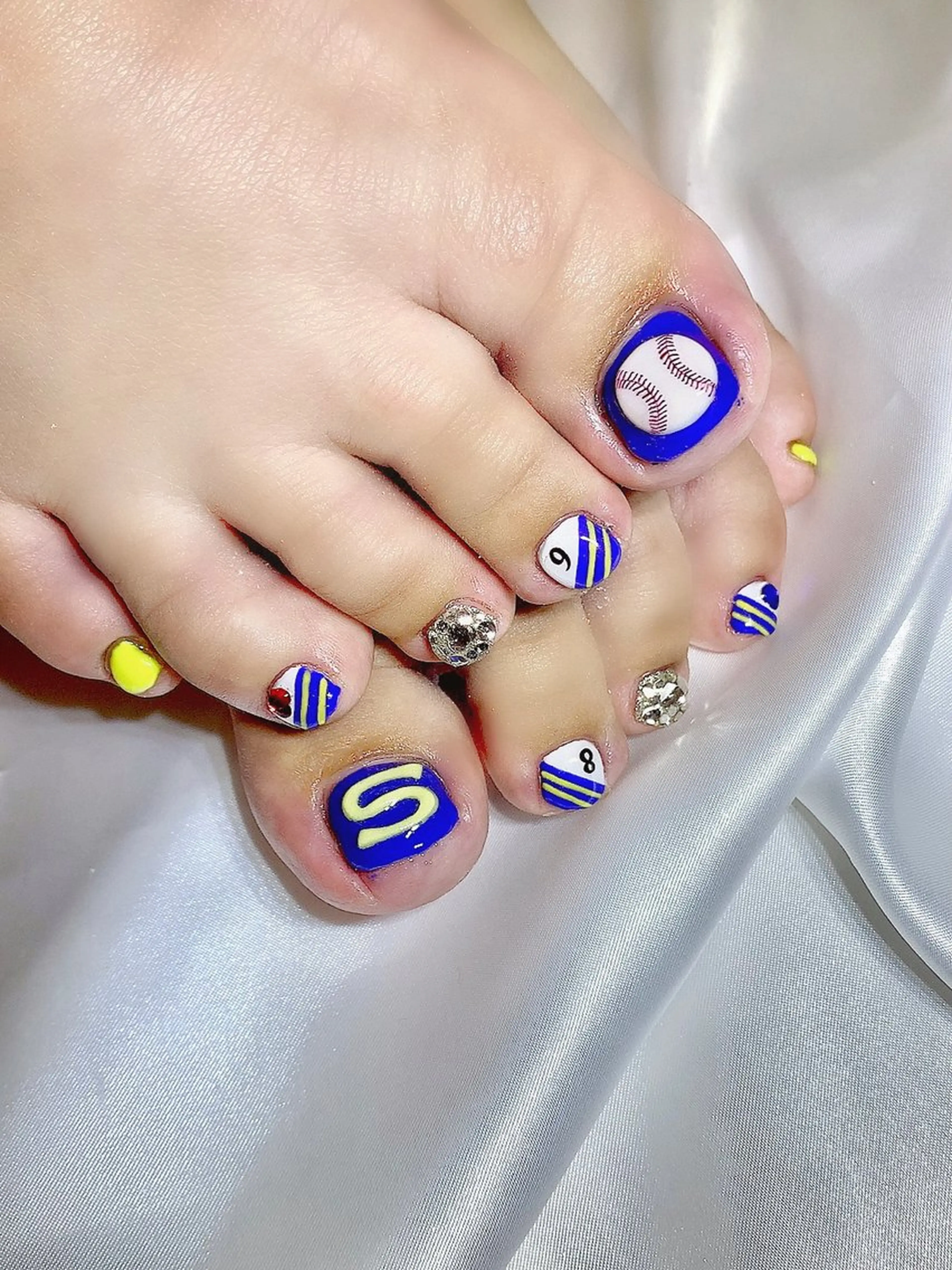 ネイル アートネイル フットネイル キラキラネイル 韓国ネイル 持ち込み シェアサロンLei.g(レイジー)所属・3Dアートネイル💗 都築レナのネイルデザイン