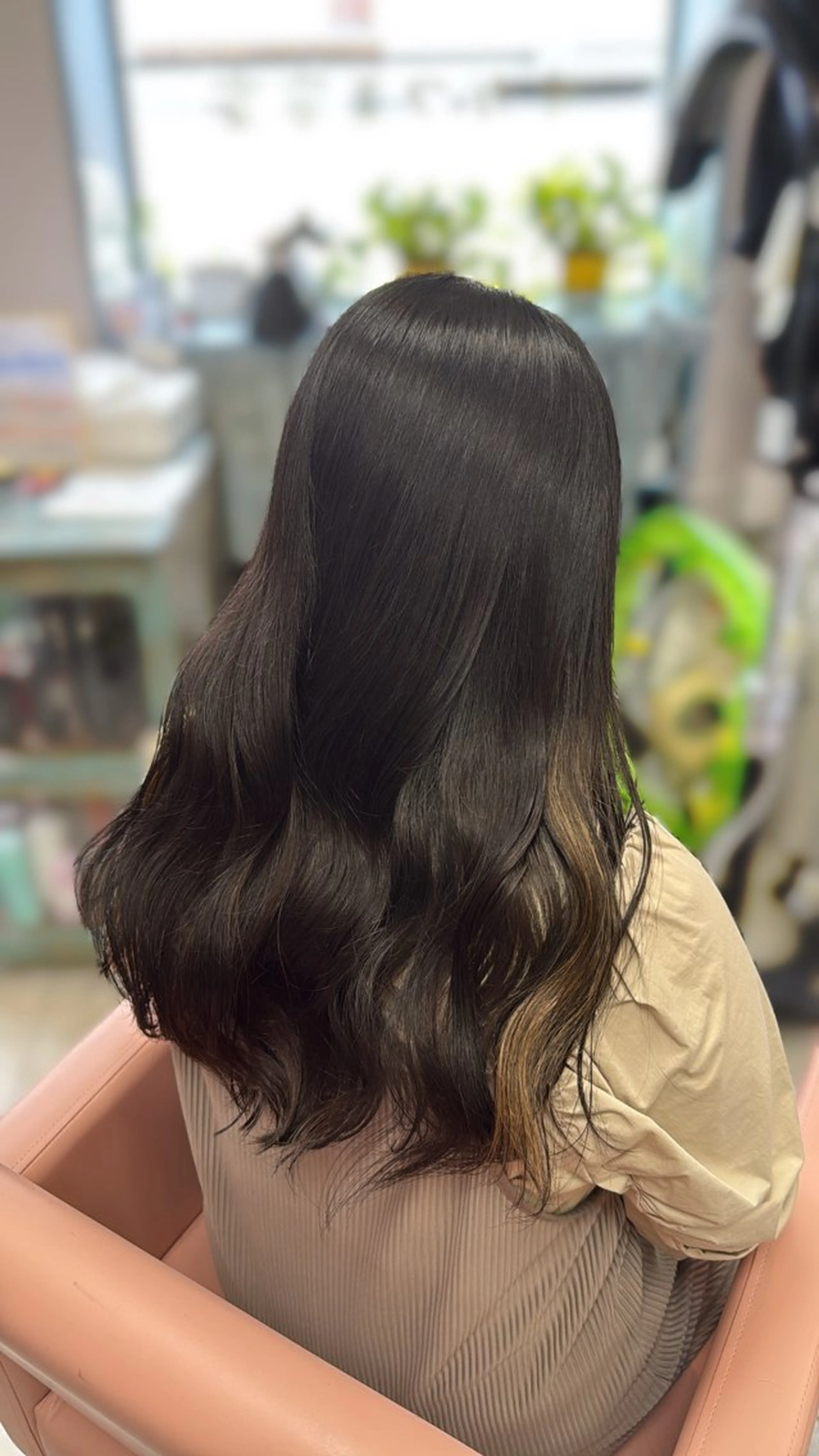 ロング カット ヘアカラー トリートメント Sakura .のヘアスタイル