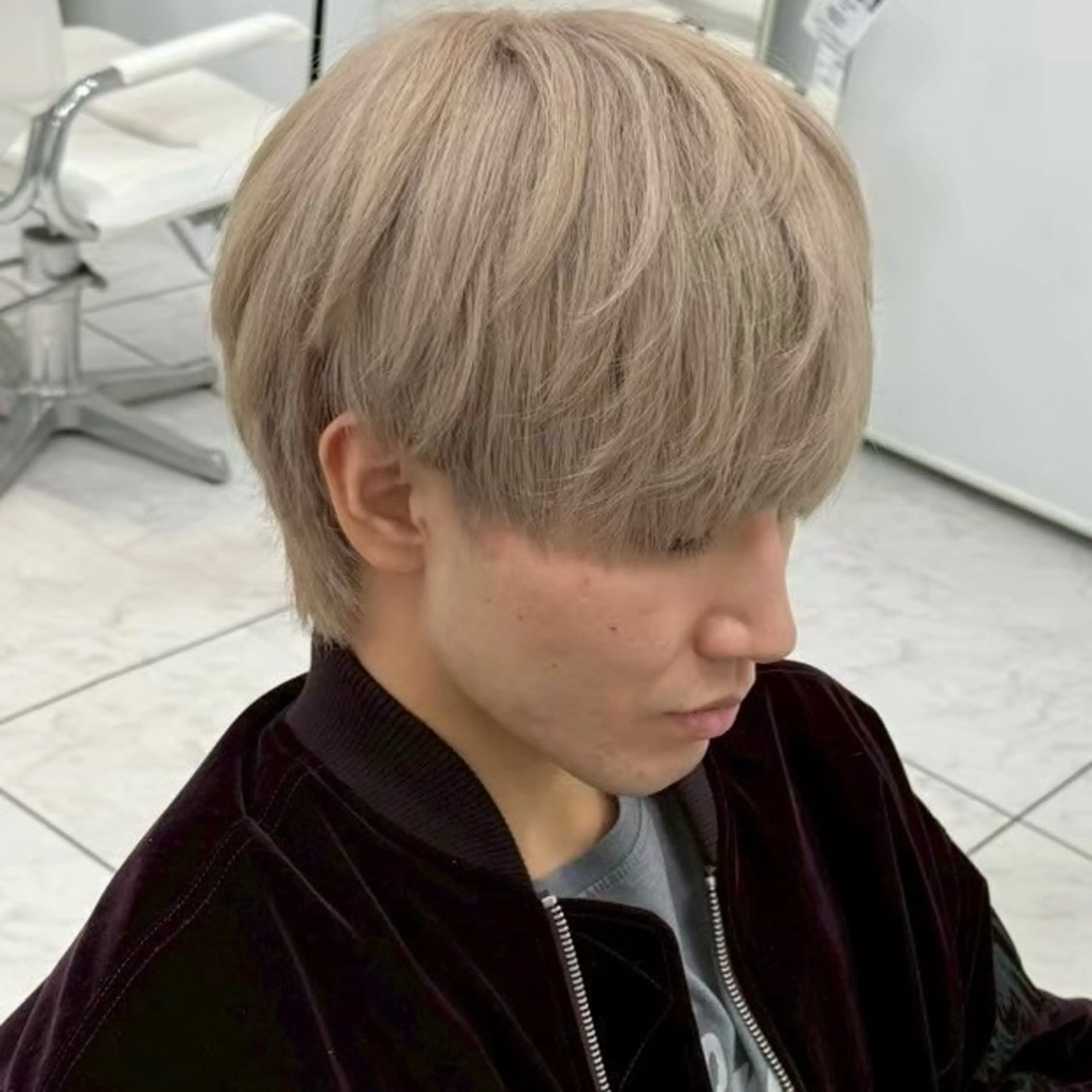 ショート カラー メンズ メンズブリーチ メンズハイトーン ベージュカラー ブリーチ ハイトーンカラー ヘアカラー 水谷 璃温のヘアスタイル