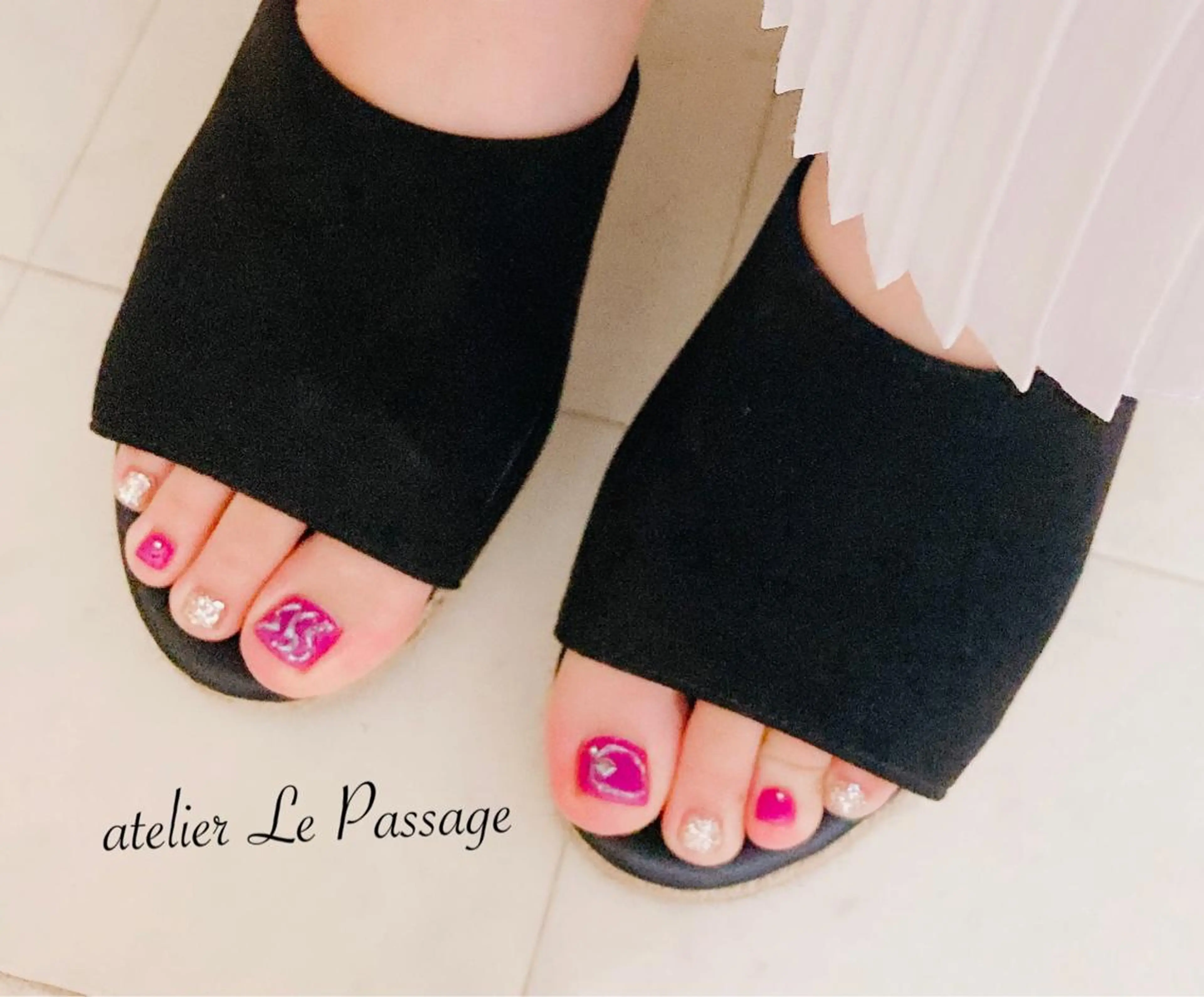 ネイル フットネイル ジェルネイル キラキラネイル ラメ(グリッター) パラジェル Atelier Le Passage所属・h nakatsukaのネイルデザイン