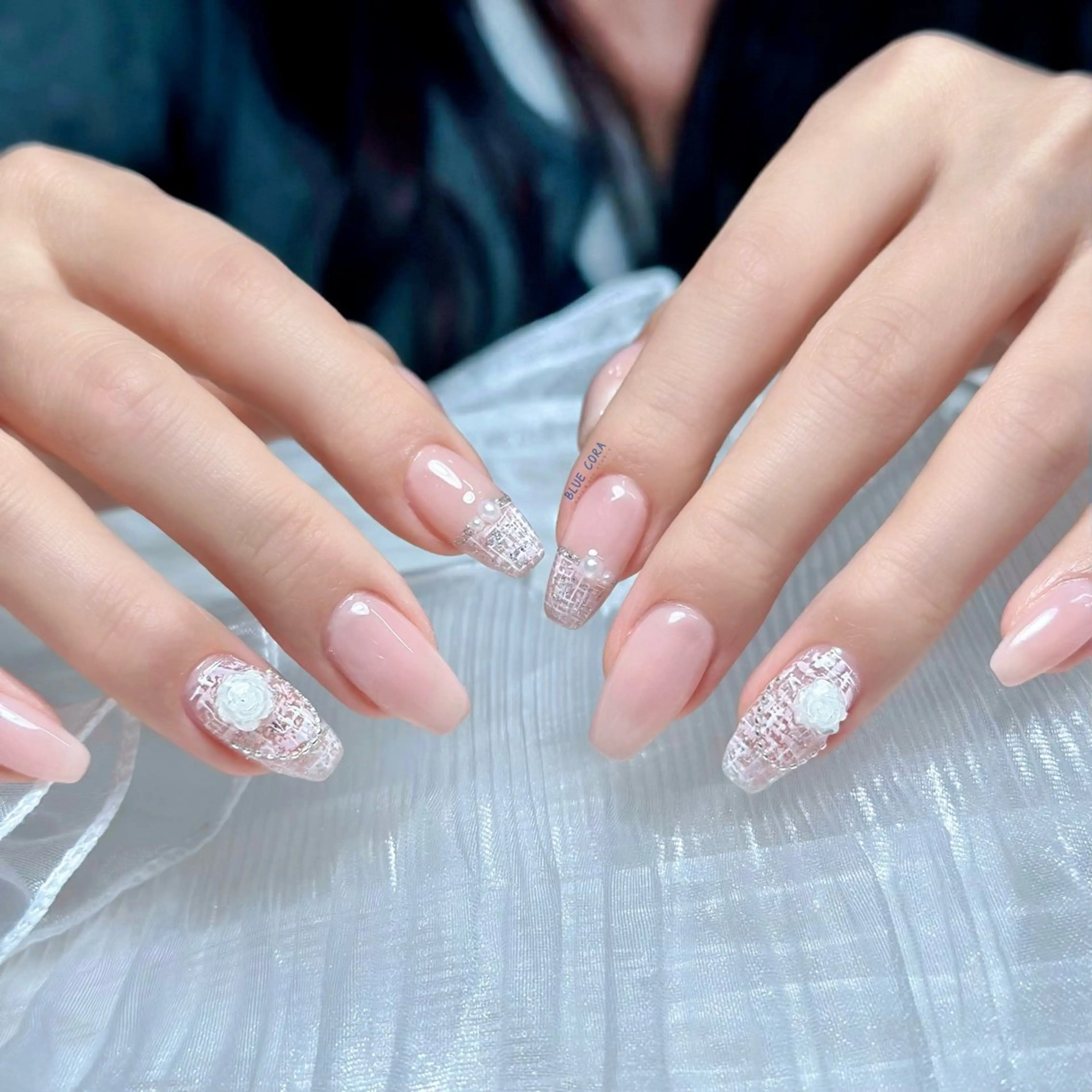 ネイル クリアネイル ラメ(グリッター) ツイードネイル ハンドネイル ハンドケア BLUE CORA所属・BLUE CORAのネイルデザイン