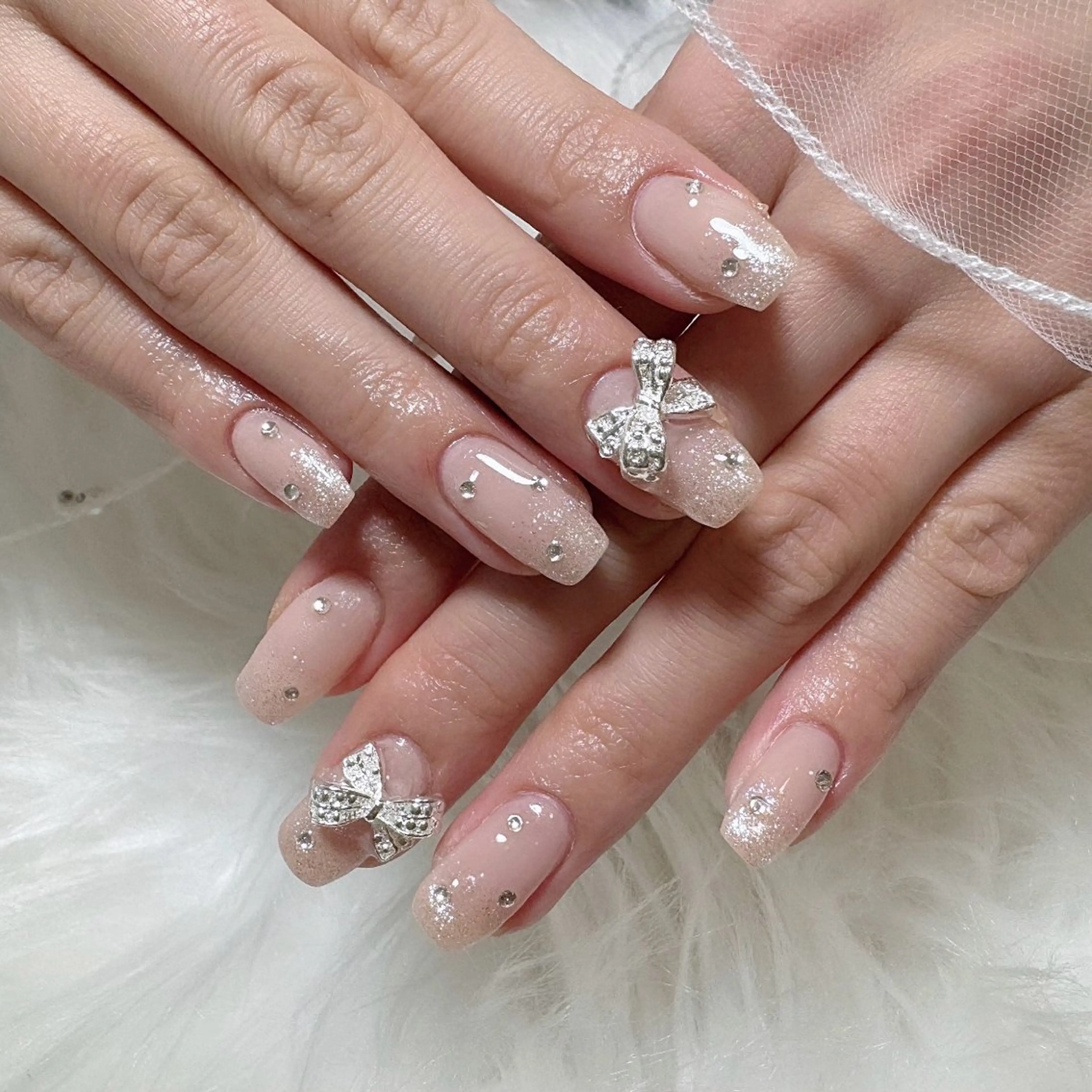 ネイル ハンドネイル シュシュ 🎀 girly nailのネイルデザイン