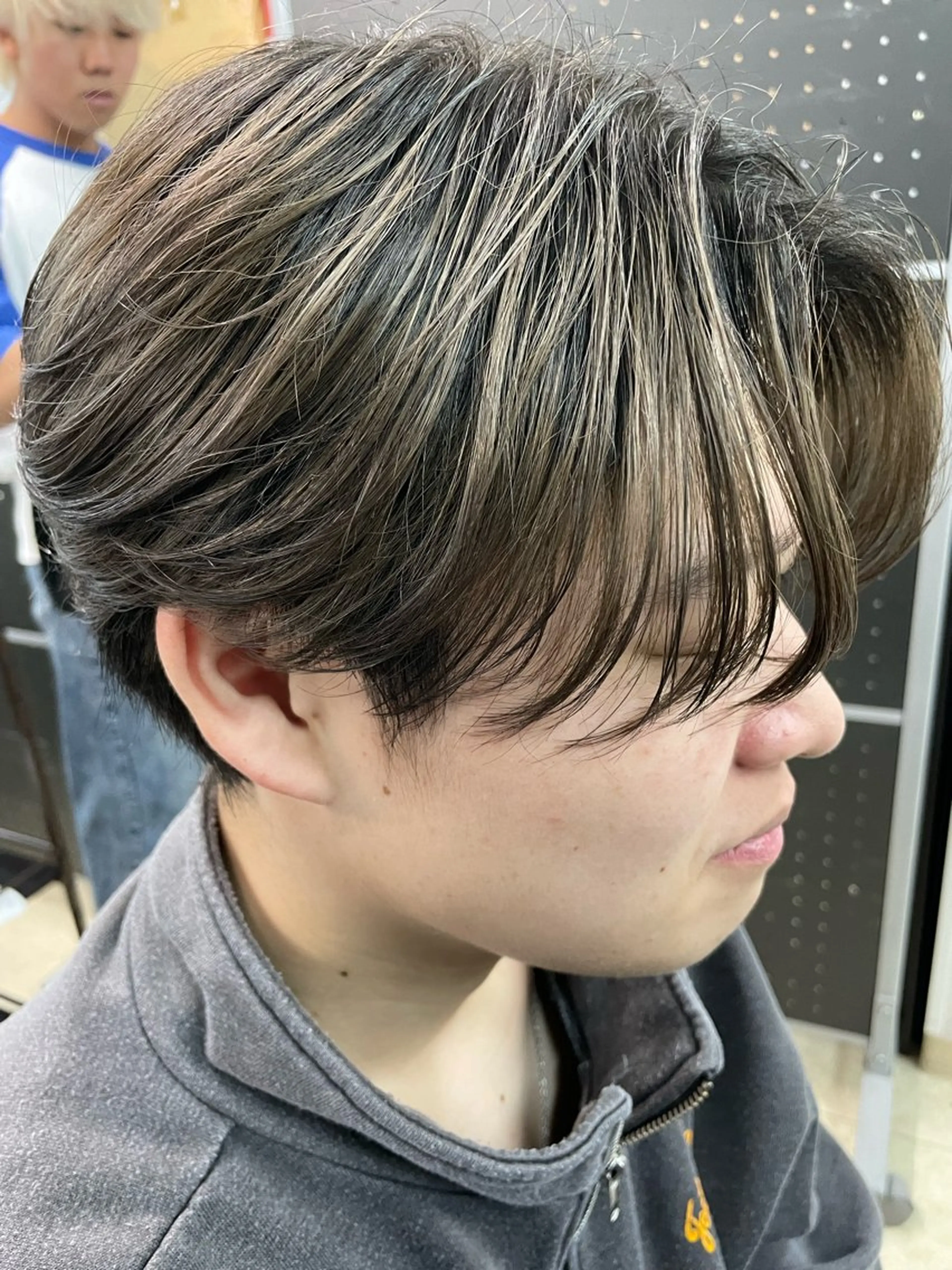 ショート カラー メンズ 🌈透明感カラー 韓国 ミライ🇰🇷のヘアスタイル